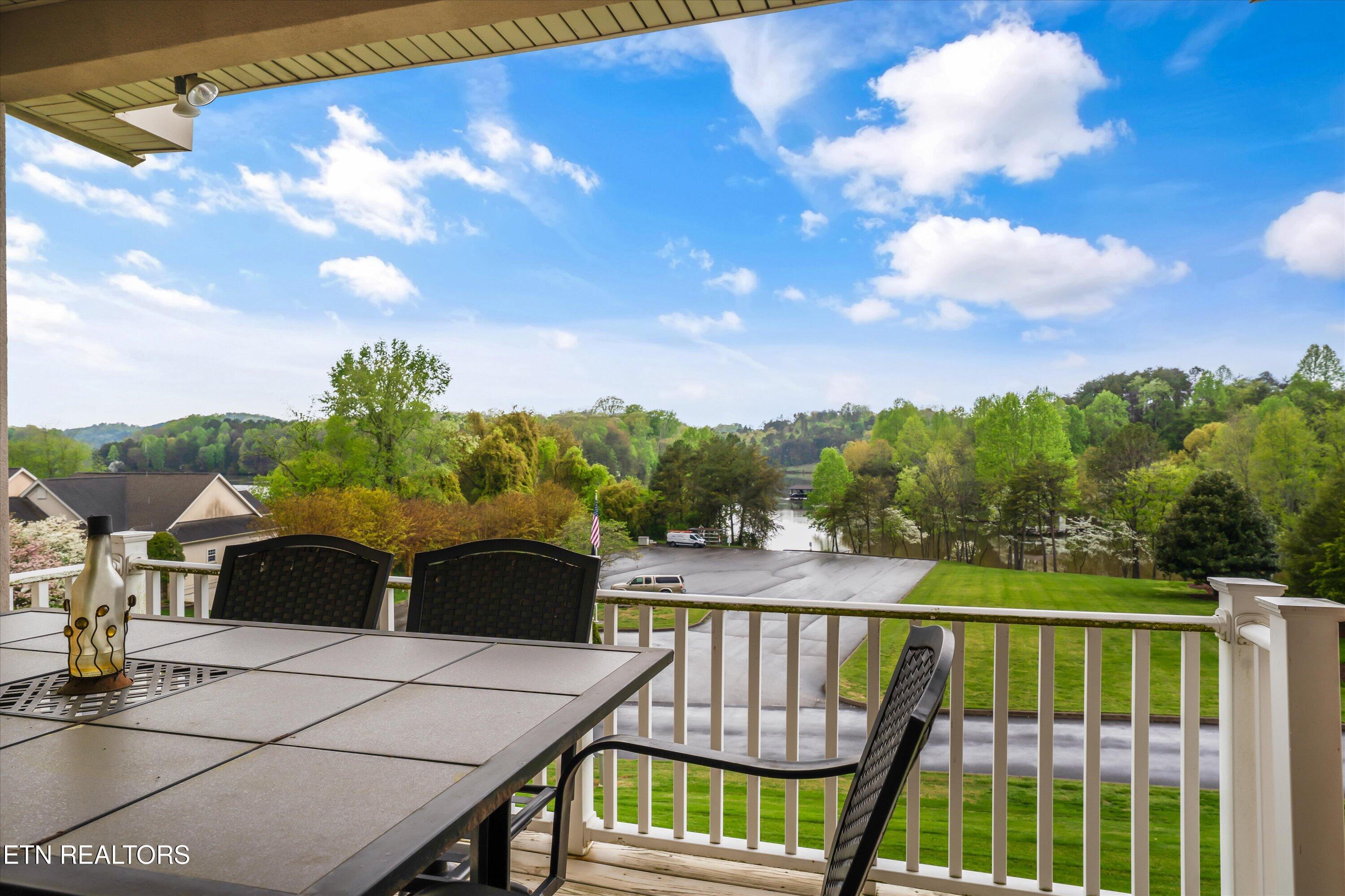 1079 Rarity Bay Pkwy, Vonore, TN - Fort Loudoun and Tellico Lake Real Estate - Image# 18