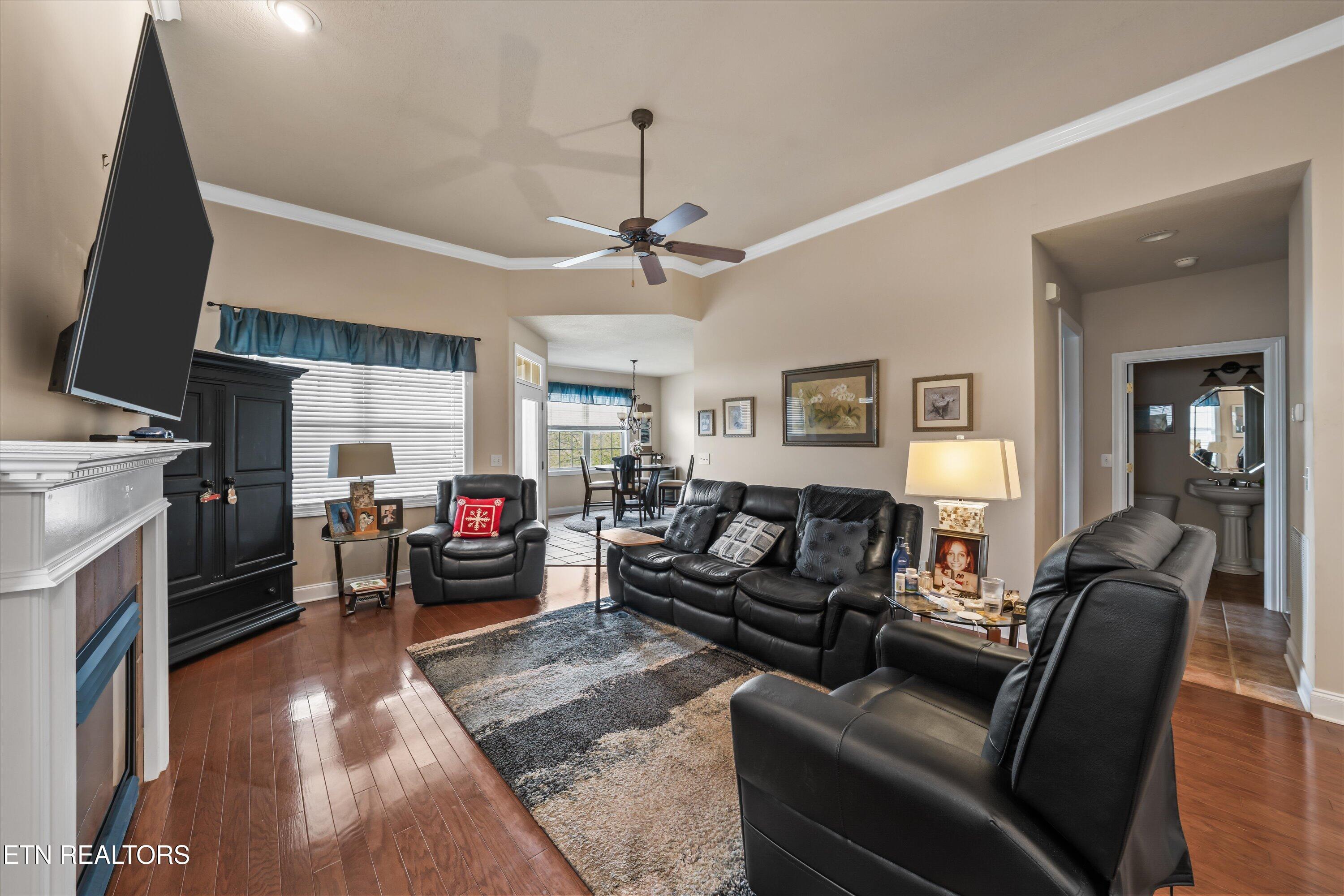 1079 Rarity Bay Pkwy, Vonore, TN - Fort Loudoun and Tellico Lake Real Estate - Image# 10