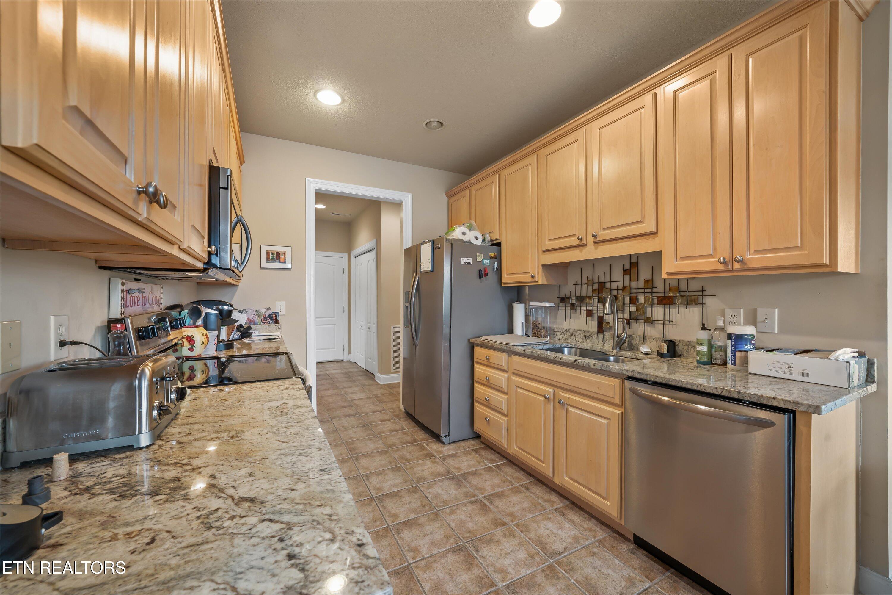 1079 Rarity Bay Pkwy, Vonore, TN - Fort Loudoun and Tellico Lake Real Estate - Image# 15