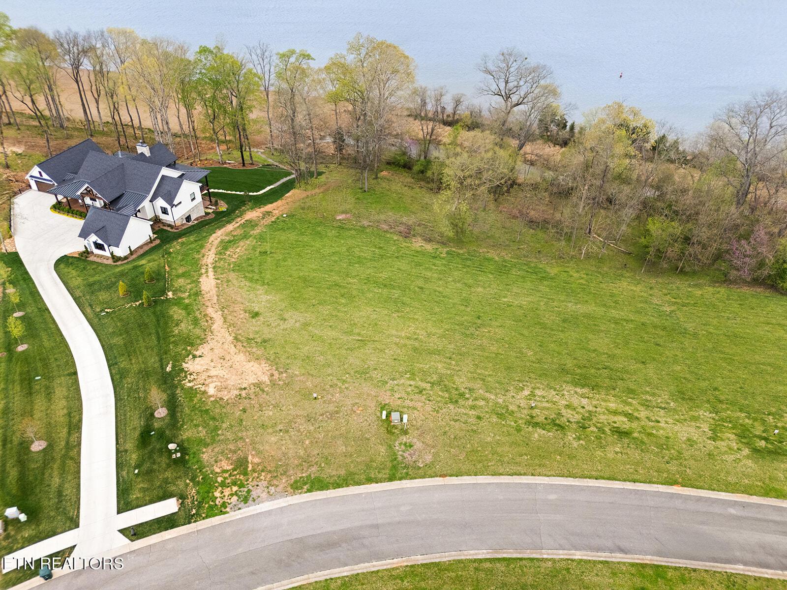 301 River Bank Tr, Loudon, TN - Fort Loudoun and Tellico Lake Real Estate - Image# 3
