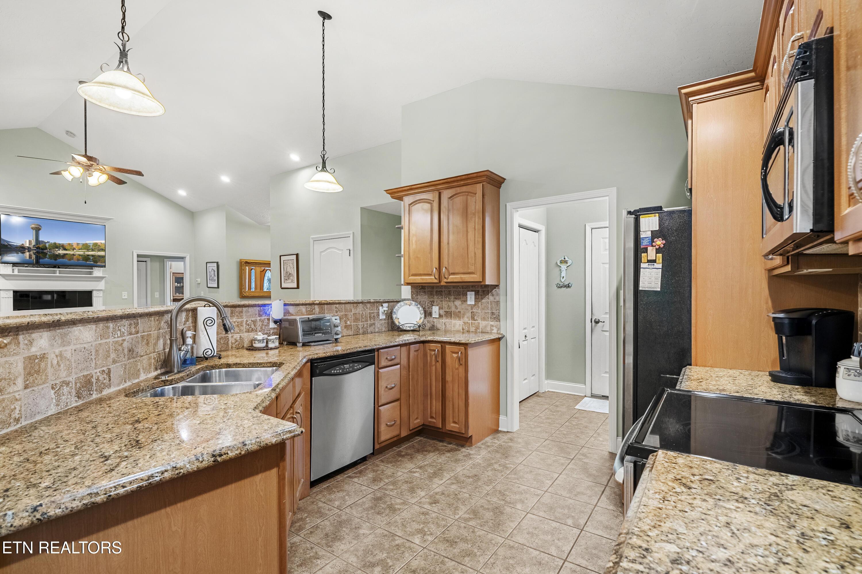 303 Uhdali Place, Loudon, TN - Fort Loudoun and Tellico Lake Real Estate - Image# 24