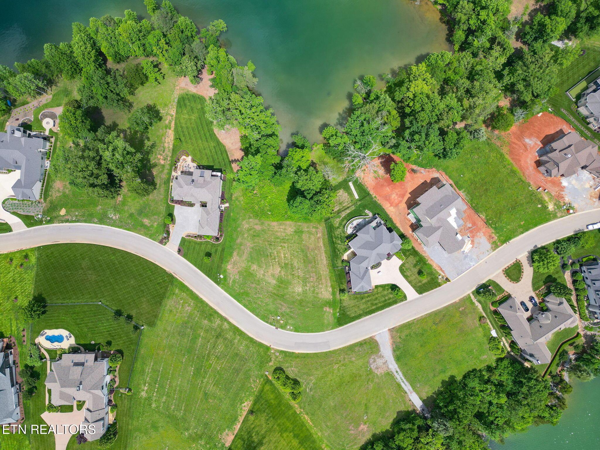 17188 Lighthouse Point Drive, Lenoir City, TN - Fort Loudoun and Tellico Lake Real Estate - Image# 4