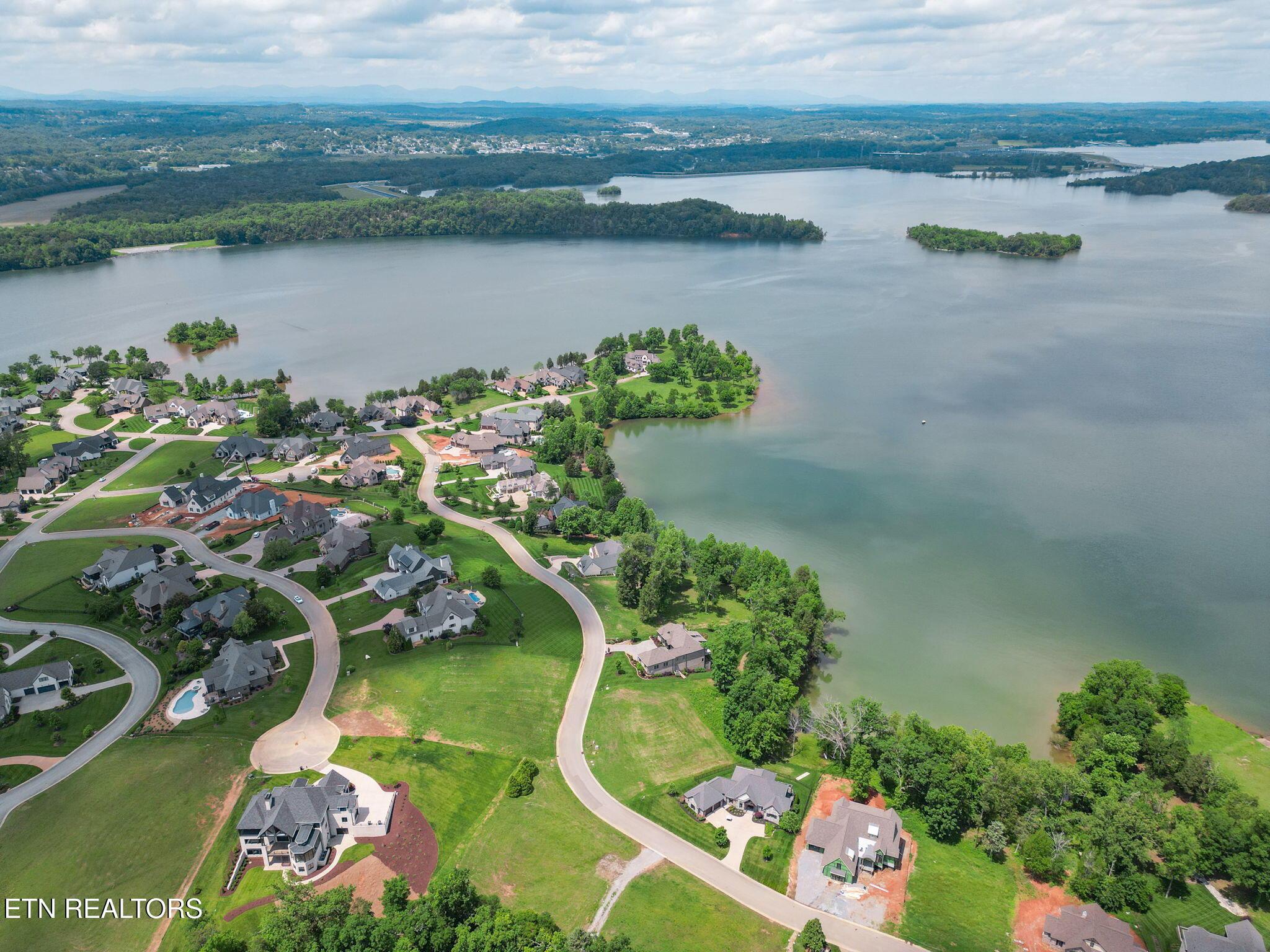 17188 Lighthouse Point Drive, Lenoir City, TN - Fort Loudoun and Tellico Lake Real Estate - Image# 12