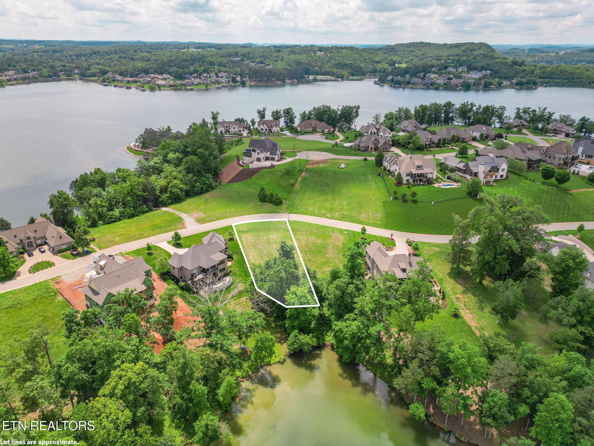 17188 Lighthouse Point Drive, Lenoir City, TN - Fort Loudoun and Tellico Lake Real Estate - Image# 17