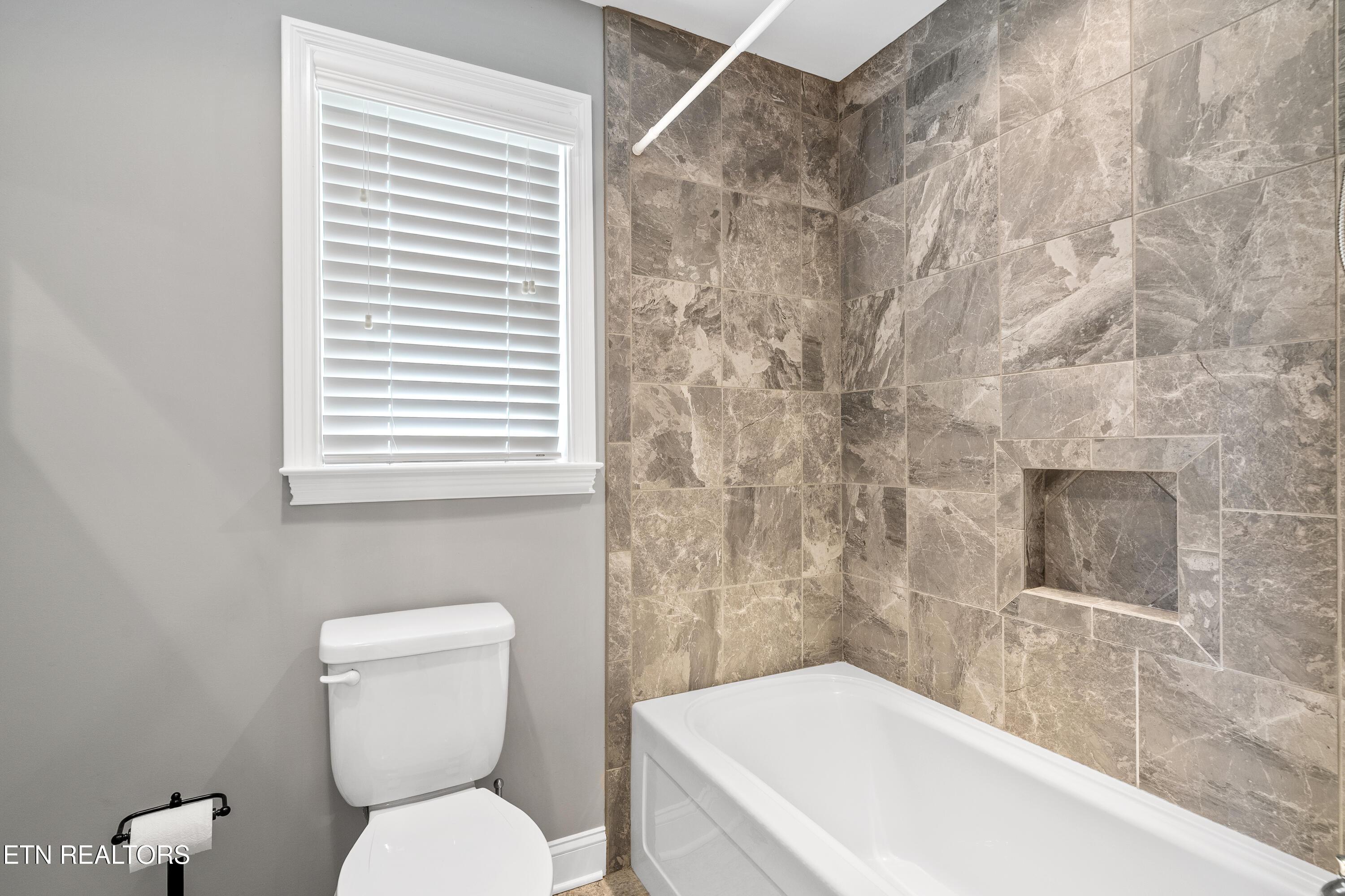 338 Cape Lookout Light, Loudon, TN - Fort Loudoun and Tellico Lake Real Estate - Image# 37