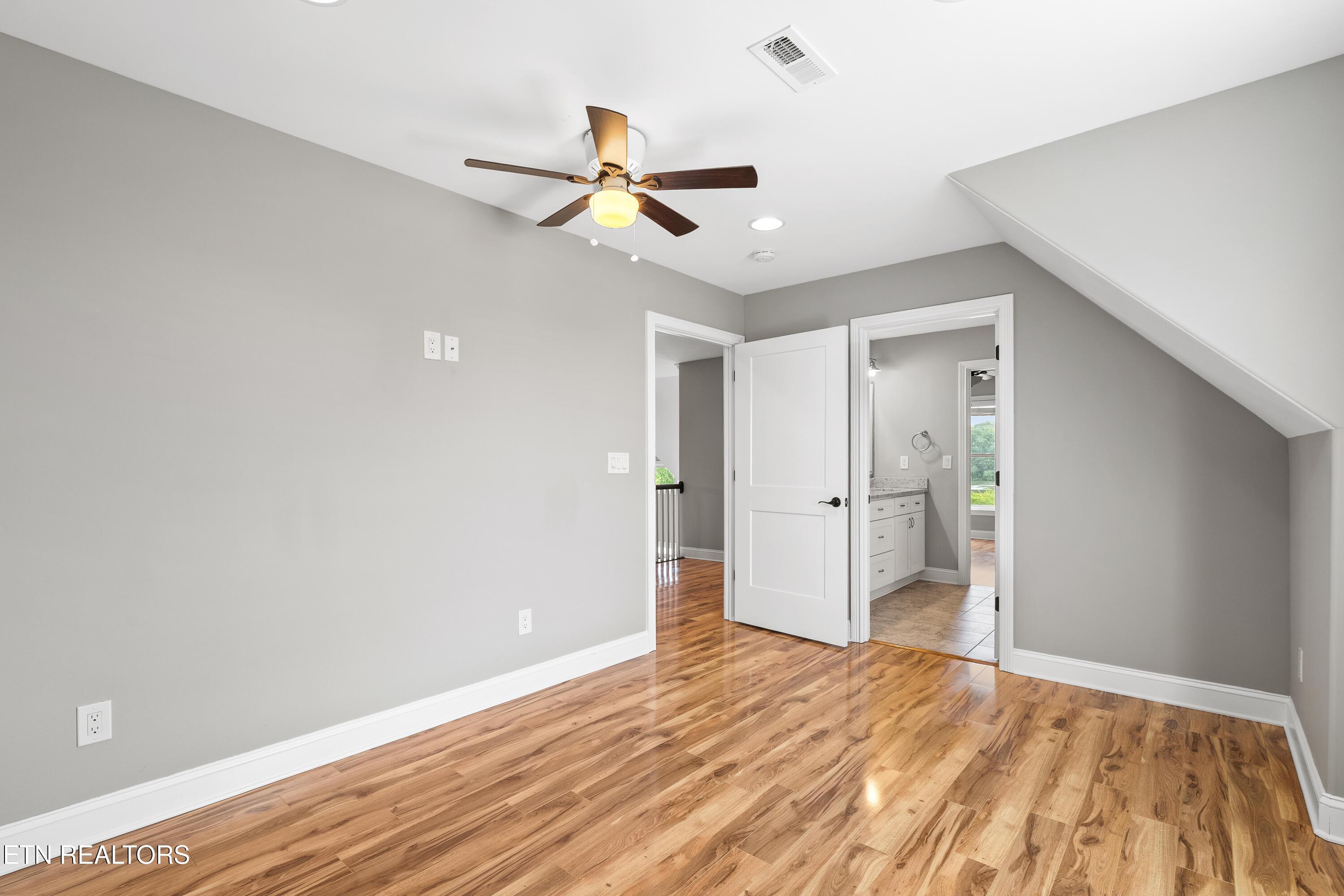 338 Cape Lookout Light, Loudon, TN - Fort Loudoun and Tellico Lake Real Estate - Image# 38