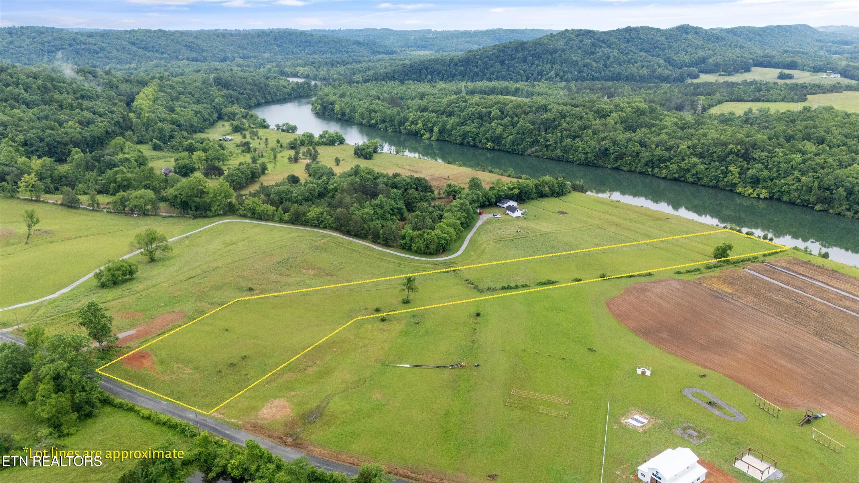 379 Blackburn Lane, Lenoir City, TN - Fort Loudoun and Tellico Lake Real Estate - Image# 1