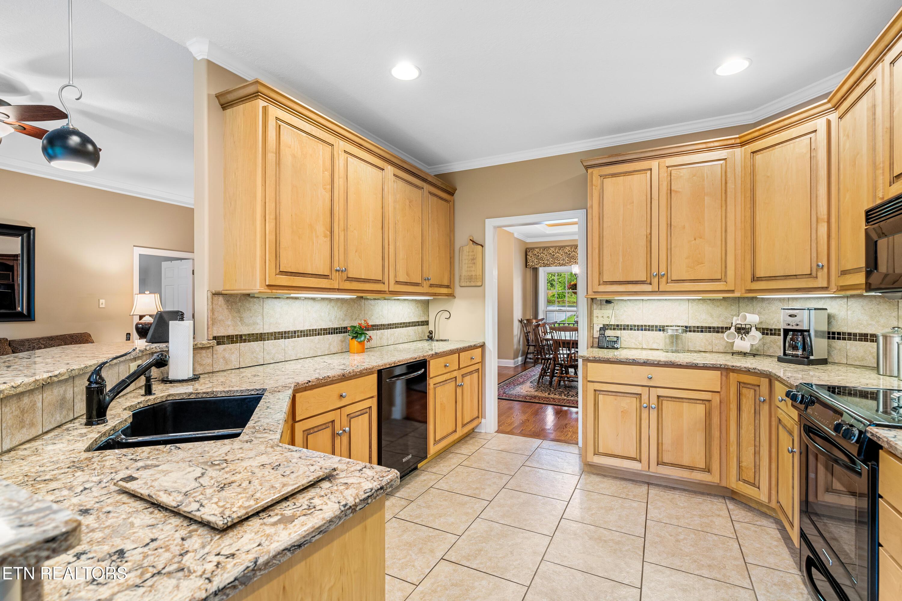 144 Nunyu Tr, Vonore, TN - Fort Loudoun and Tellico Lake Real Estate - Image# 14