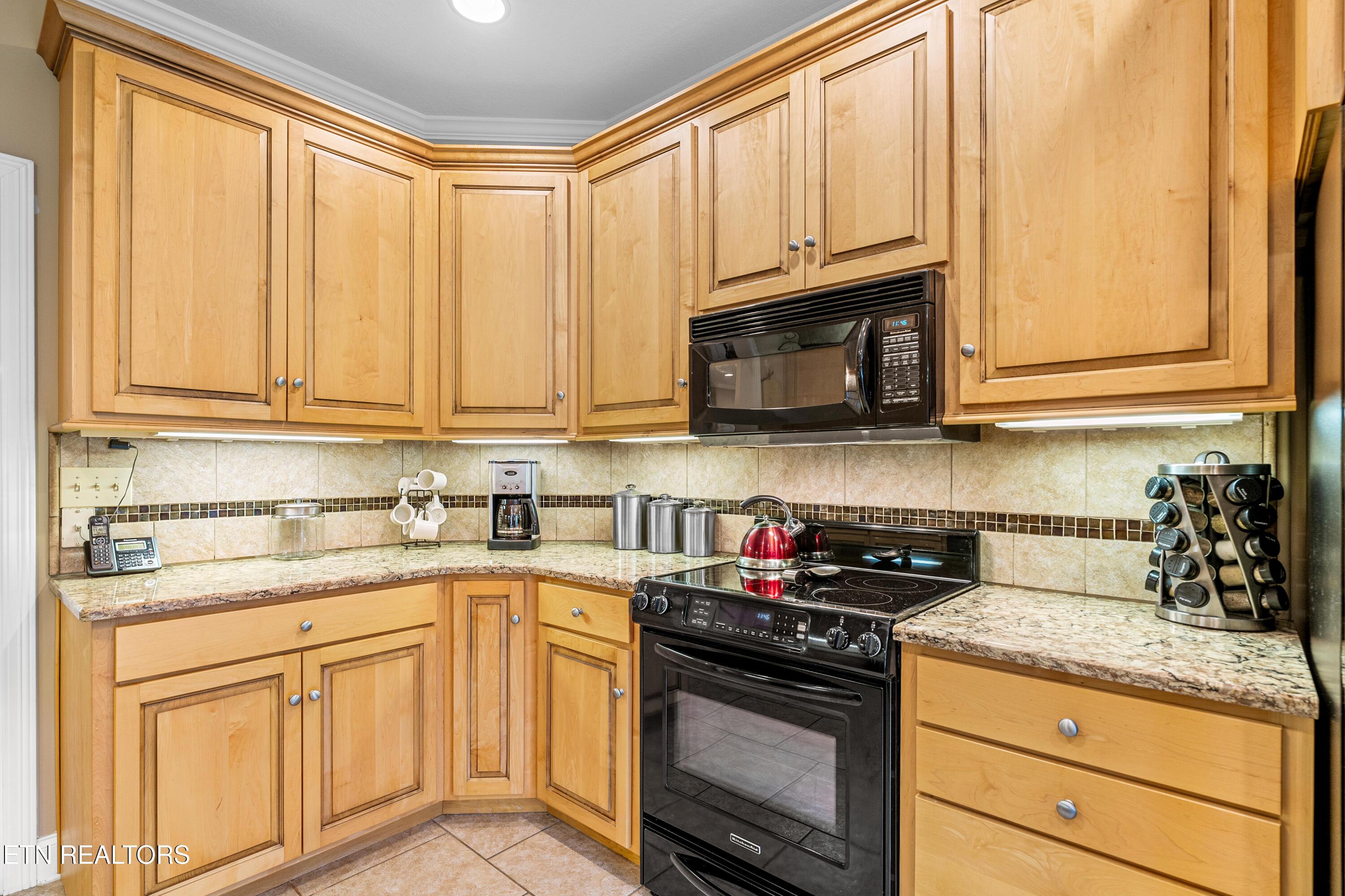 144 Nunyu Tr, Vonore, TN - Fort Loudoun and Tellico Lake Real Estate - Image# 9