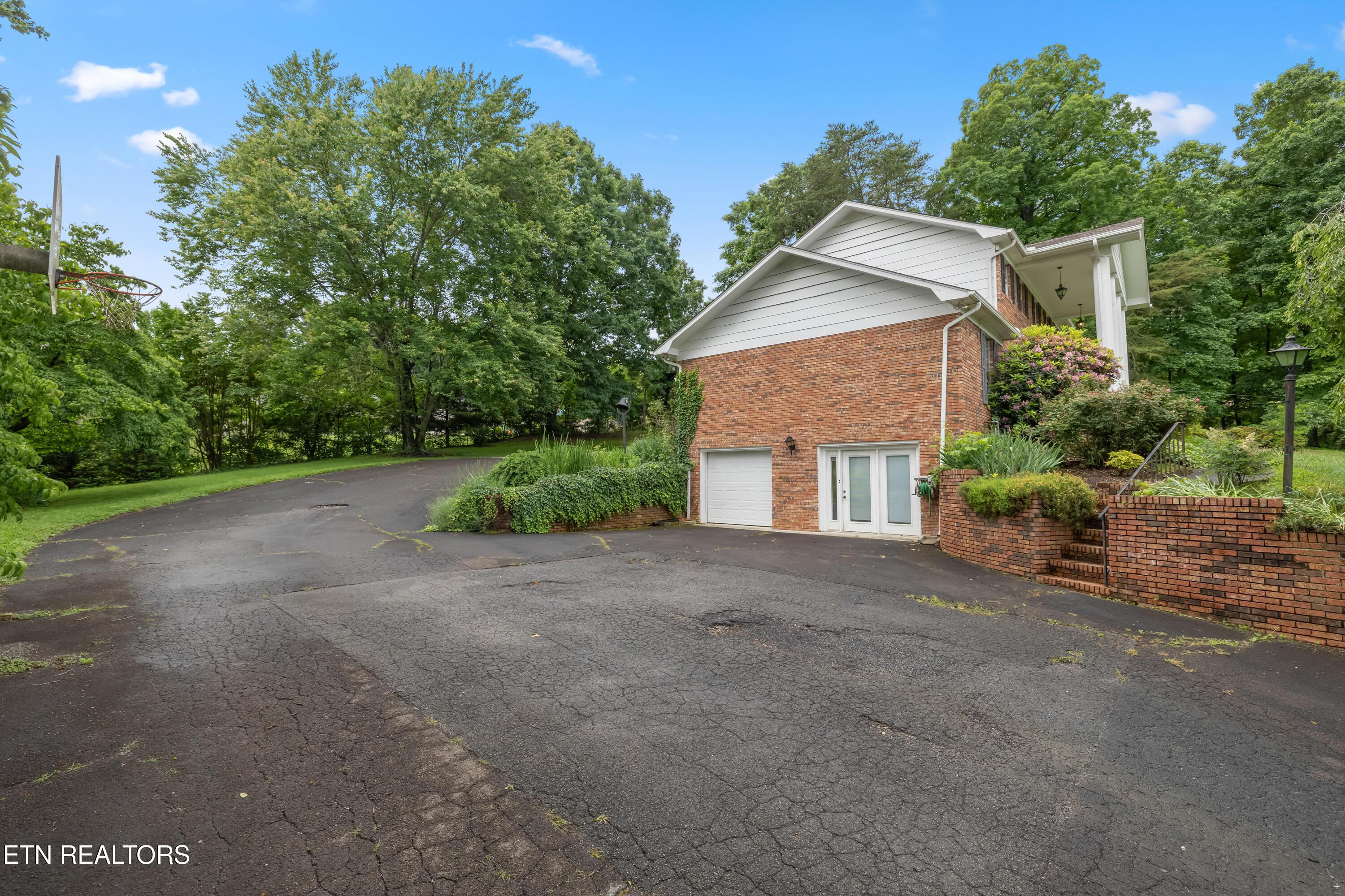 10628 Sandpiper Lane, Knoxville, TN - Fort Loudoun and Tellico Lake Real Estate - Image# 4