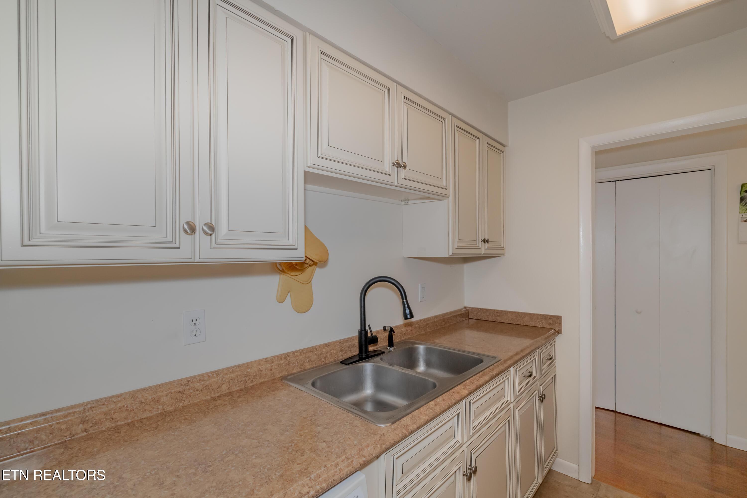 5709 Lyons View Pike, Knoxville, TN - Fort Loudoun and Tellico Lake Real Estate - Image# 10
