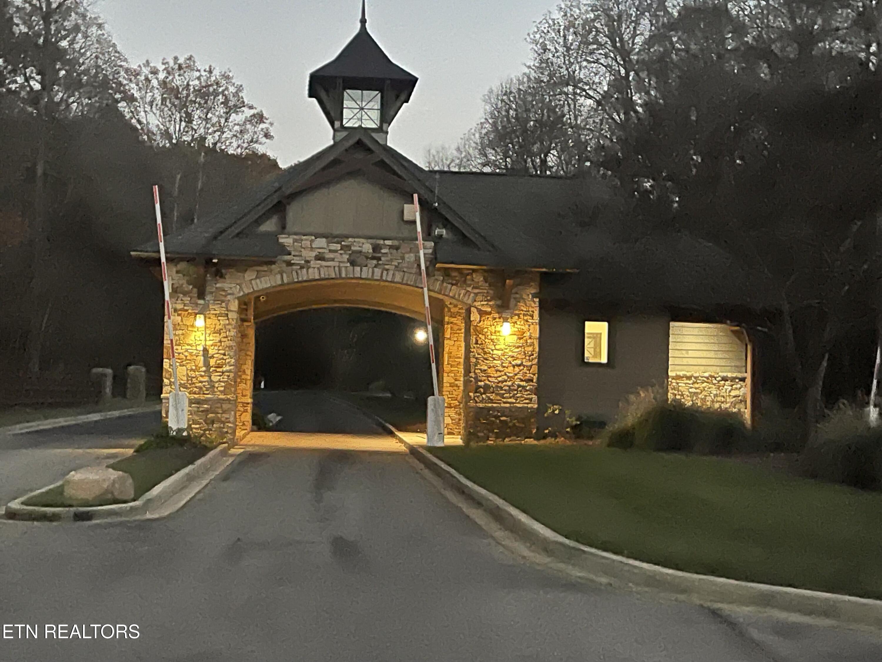 2008 Black Bear Circle, Loudon, TN - Fort Loudoun and Tellico Lake Real Estate - Image# 16