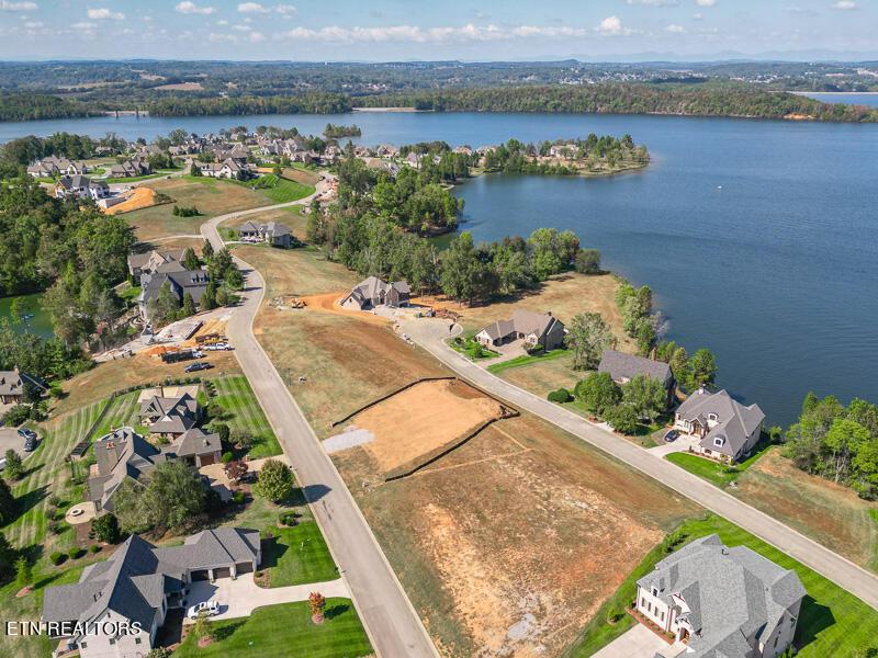 379 Cypress Pointe Drive, Lenoir City, TN - Fort Loudoun and Tellico Lake Real Estate - Image# 5