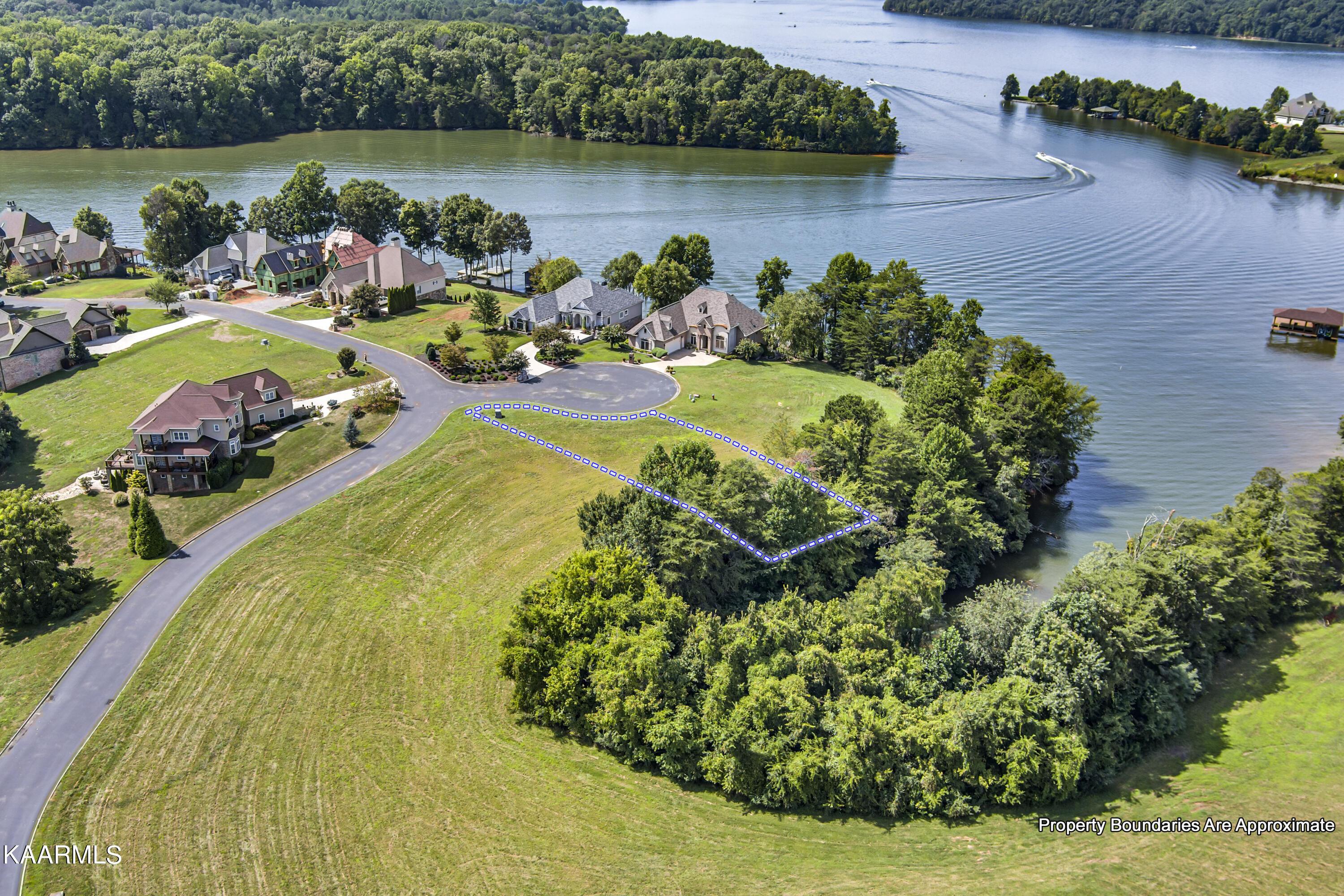 110 Red Robin Lane, Vonore, TN - Fort Loudoun and Tellico Lake Real Estate - Image# 1