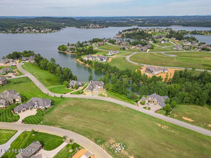 470 Commodore Drive, Lenoir City, TN - Fort Loudoun and Tellico Lake Real Estate - Image# 2