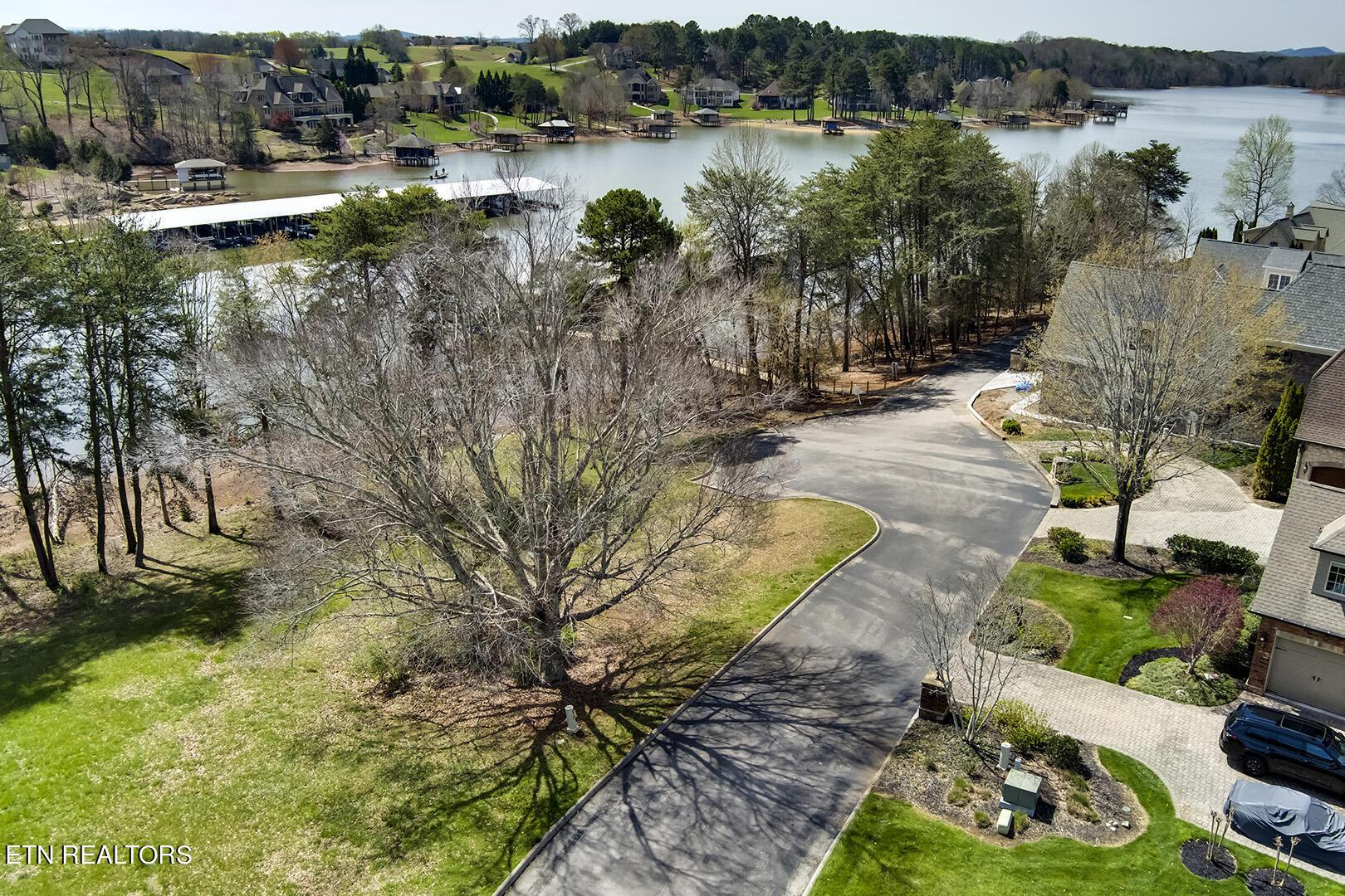 1681 Rarity Bay Pkwy, Vonore, TN - Fort Loudoun and Tellico Lake Real Estate - Image# 4