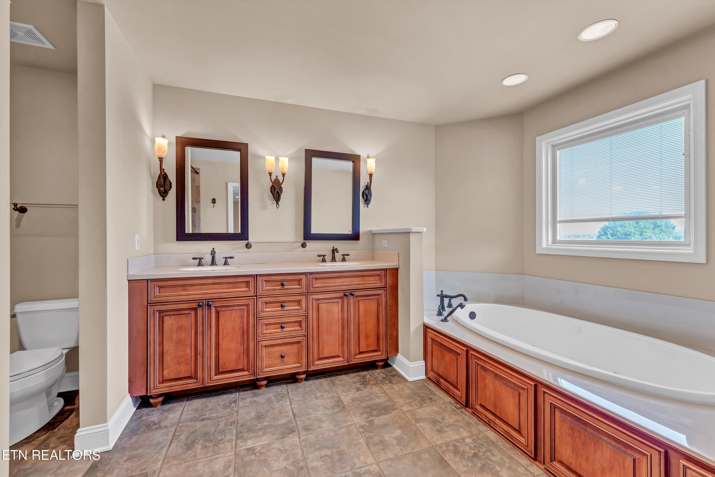 3909 Logans Landing Circle, Louisville, TN - Fort Loudoun and Tellico Lake Real Estate - Image# 26
