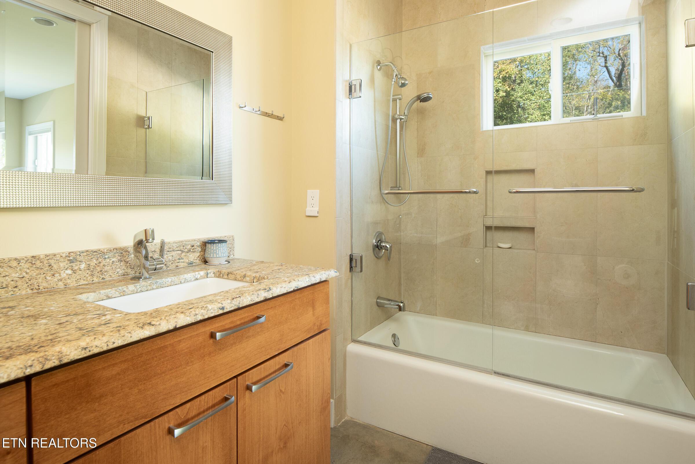 160 Merlot Court, Loudon, TN - Fort Loudoun and Tellico Lake Real Estate - Image# 42