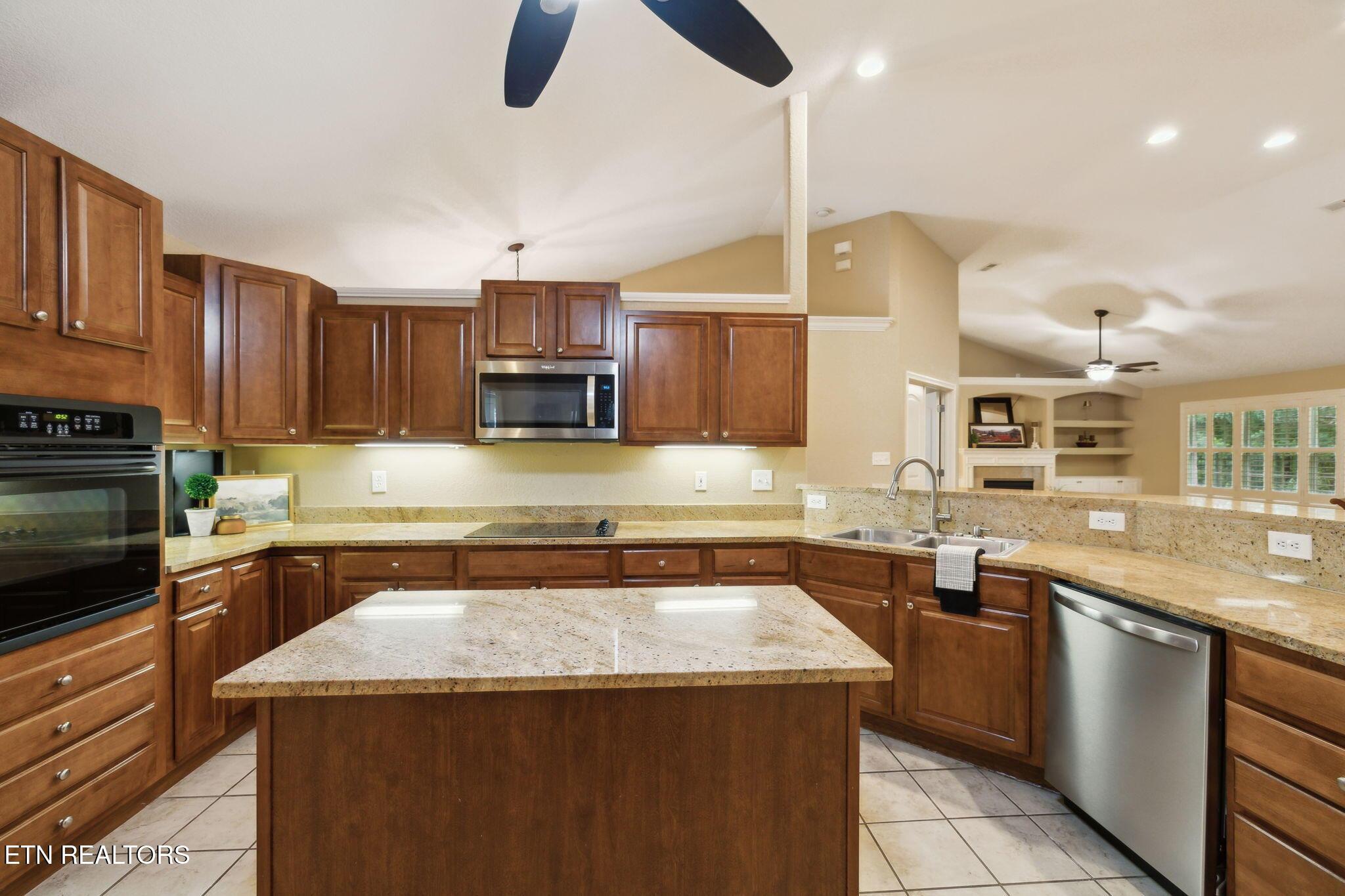 12240 Mossy Point Way, Knoxville, TN - Fort Loudoun and Tellico Lake Real Estate - Image# 16