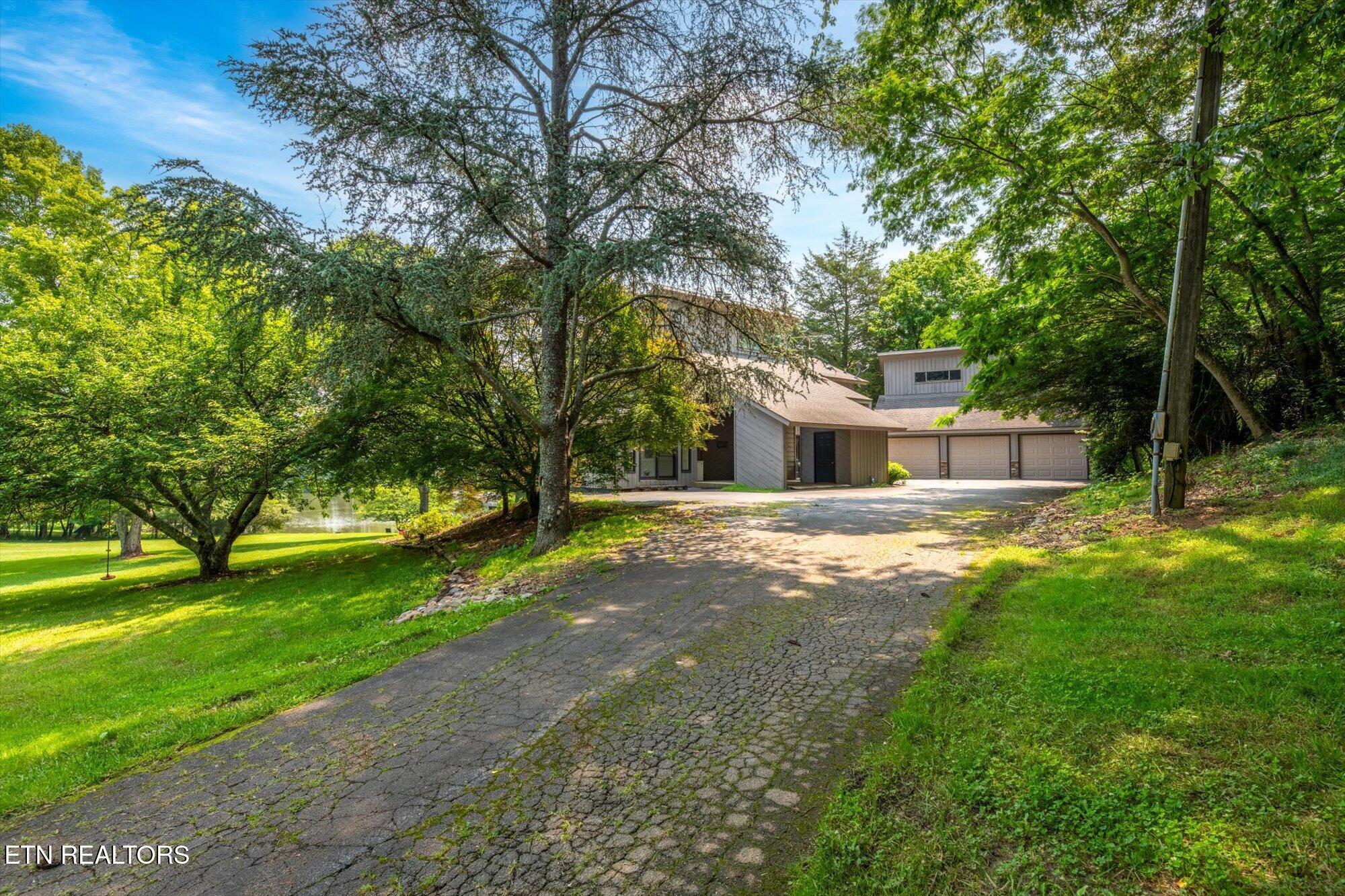 2092 Lakewood Drive, Loudon, TN - Fort Loudoun and Tellico Lake Real Estate - Image# 6
