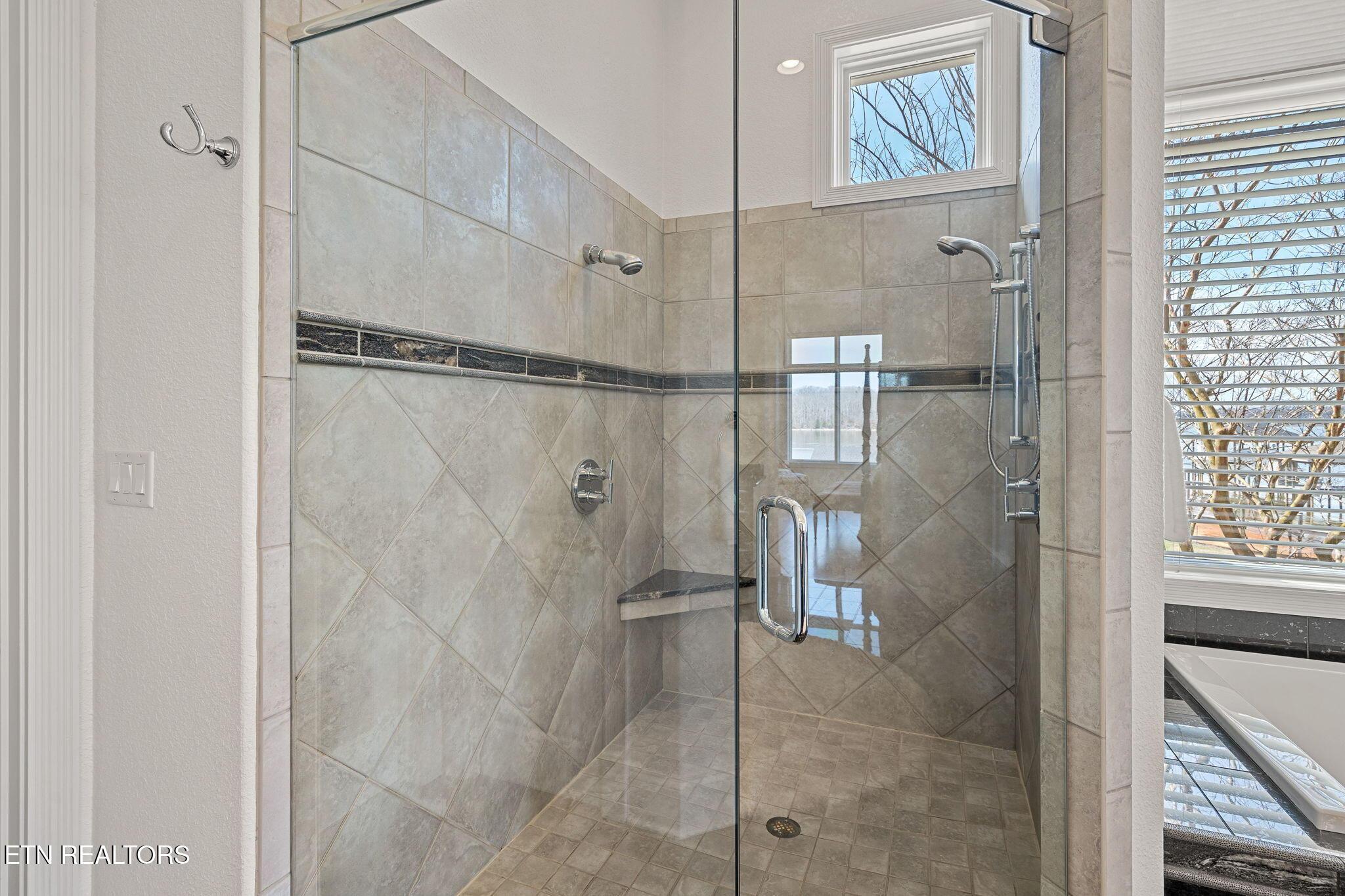 3726 Promontory Point, Louisville, TN - Fort Loudoun and Tellico Lake Real Estate - Image# 15