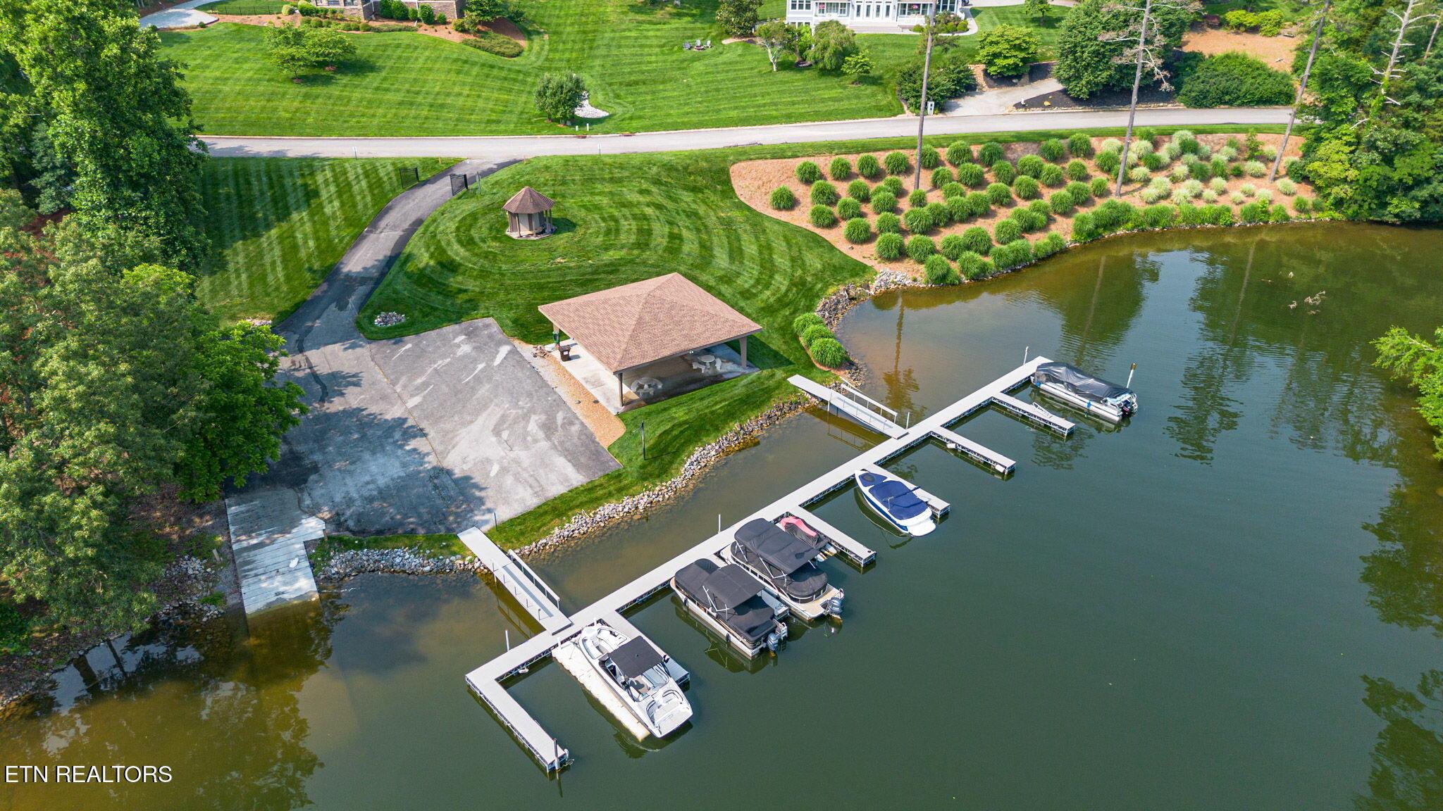 183 Lake Crest Drive, Lenoir City, TN - Fort Loudoun and Tellico Lake Real Estate - Image# 3