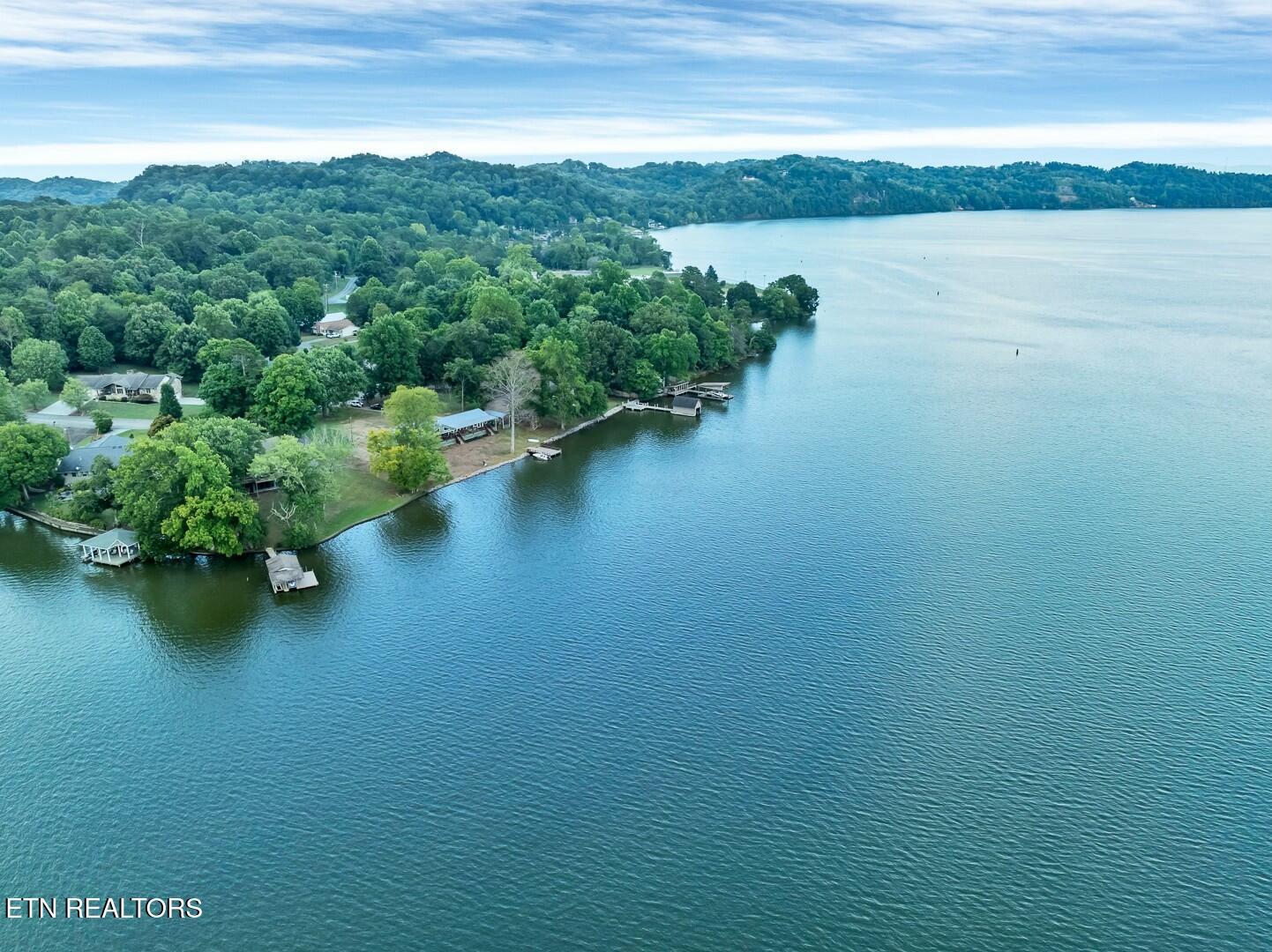 4225 W Lakeview Circle, Louisville, TN - Fort Loudoun and Tellico Lake Real Estate - Image# 4