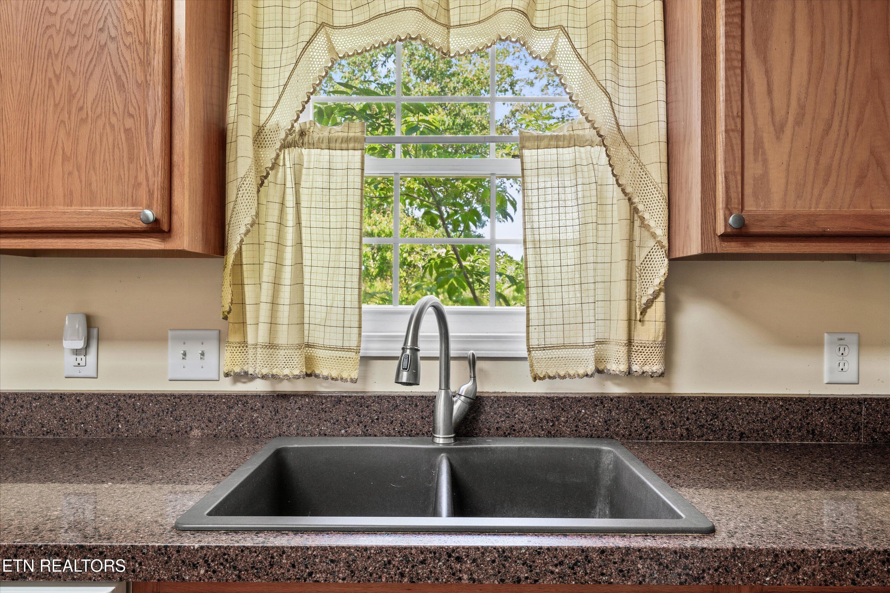 102 Chaloni Lane, Loudon, TN - Fort Loudoun and Tellico Lake Real Estate - Image# 15