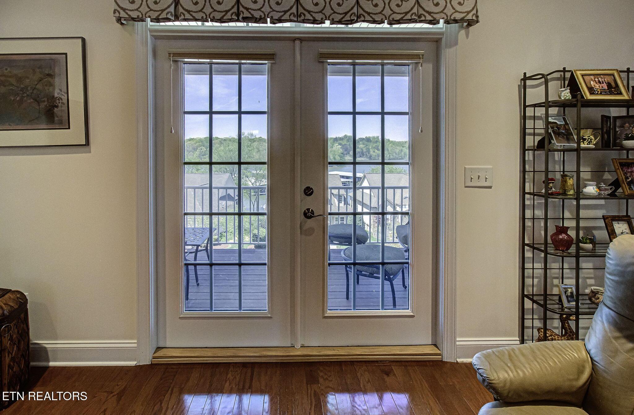 989 Rarity Bay Pkwy, Vonore, TN - Fort Loudoun and Tellico Lake Real Estate - Image# 10