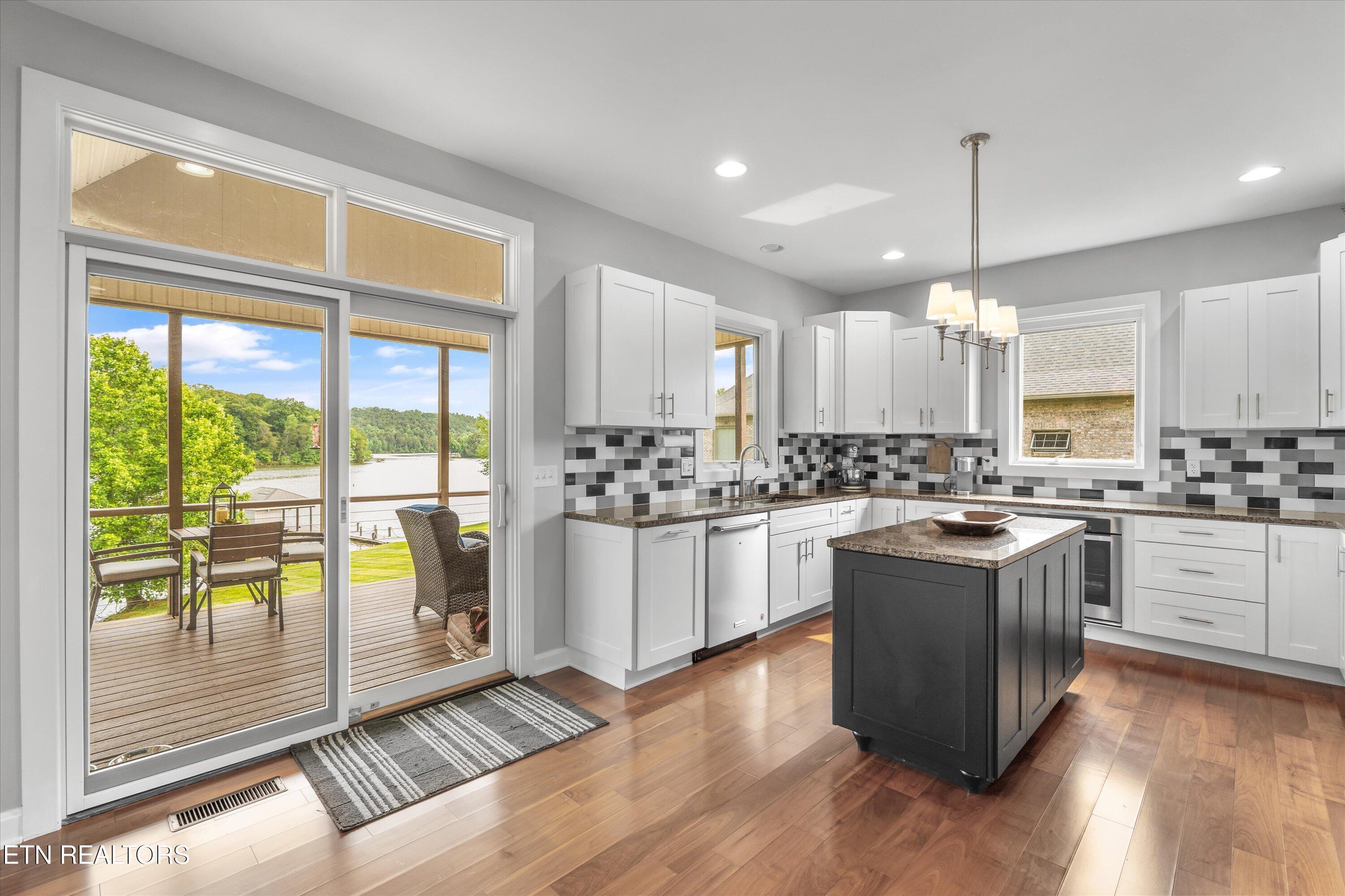 325 Pineberry Drive, Vonore, TN - Fort Loudoun and Tellico Lake Real Estate - Image# 16