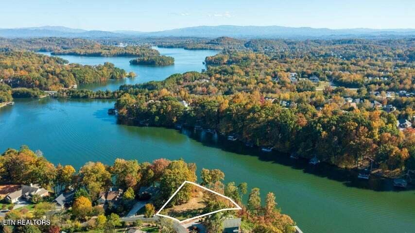 201 Amohi Way, Loudon, TN - Fort Loudoun and Tellico Lake Real Estate - Image# 9