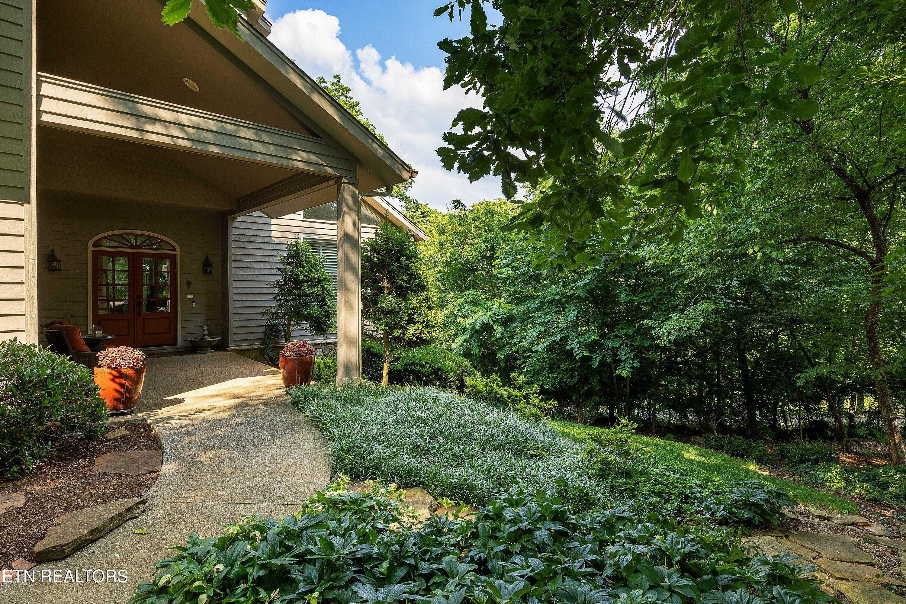 8940 Kelsey Lane, Knoxville, TN - Fort Loudoun and Tellico Lake Real Estate - Image# 2