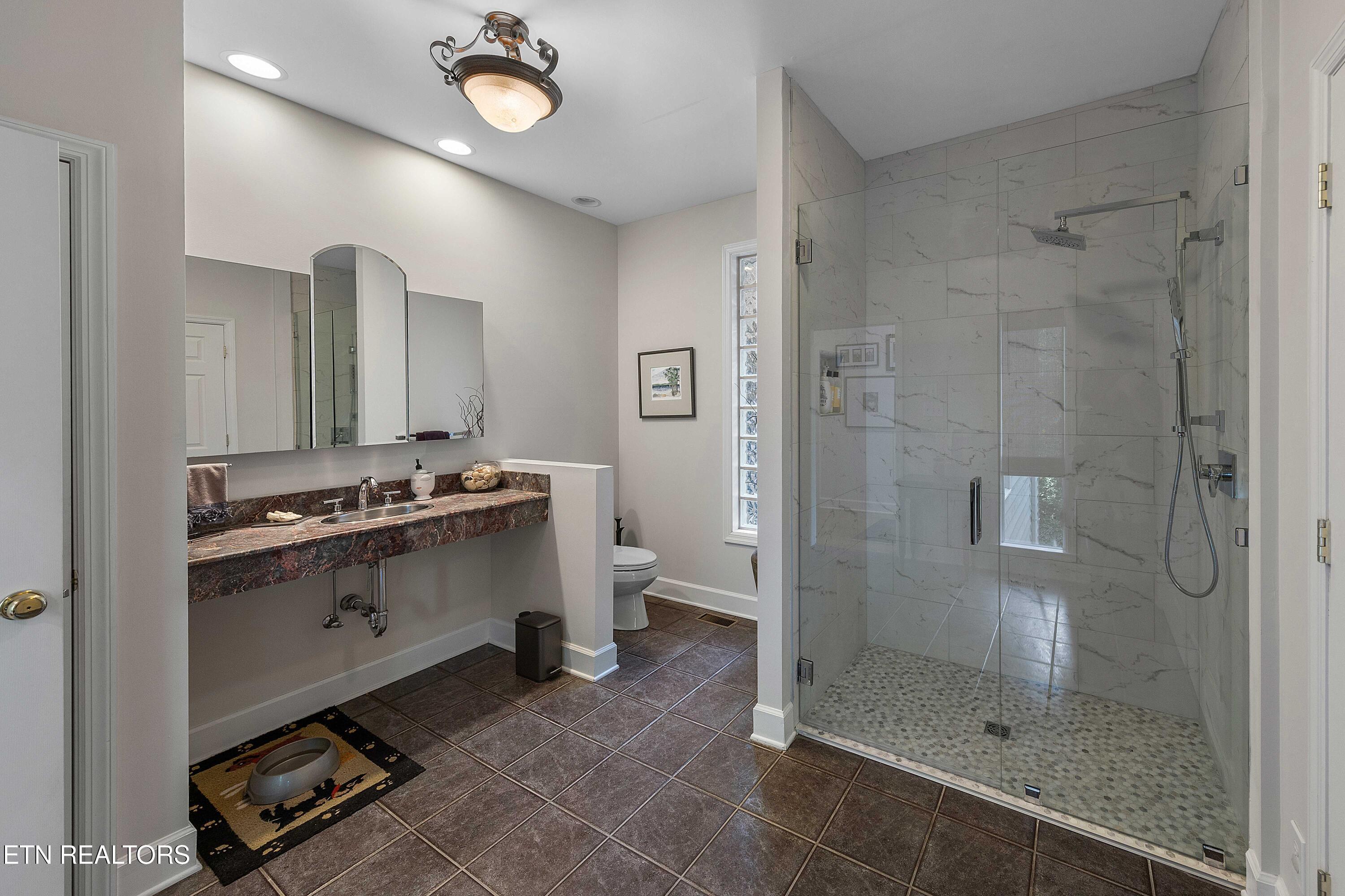 8940 Kelsey Lane, Knoxville, TN - Fort Loudoun and Tellico Lake Real Estate - Image# 31