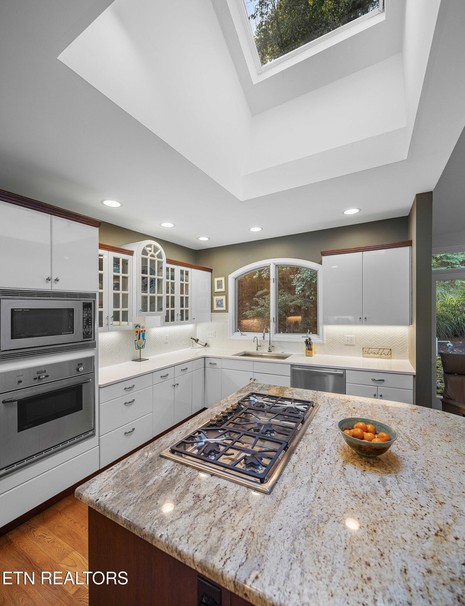 8940 Kelsey Lane, Knoxville, TN - Fort Loudoun and Tellico Lake Real Estate - Image# 12
