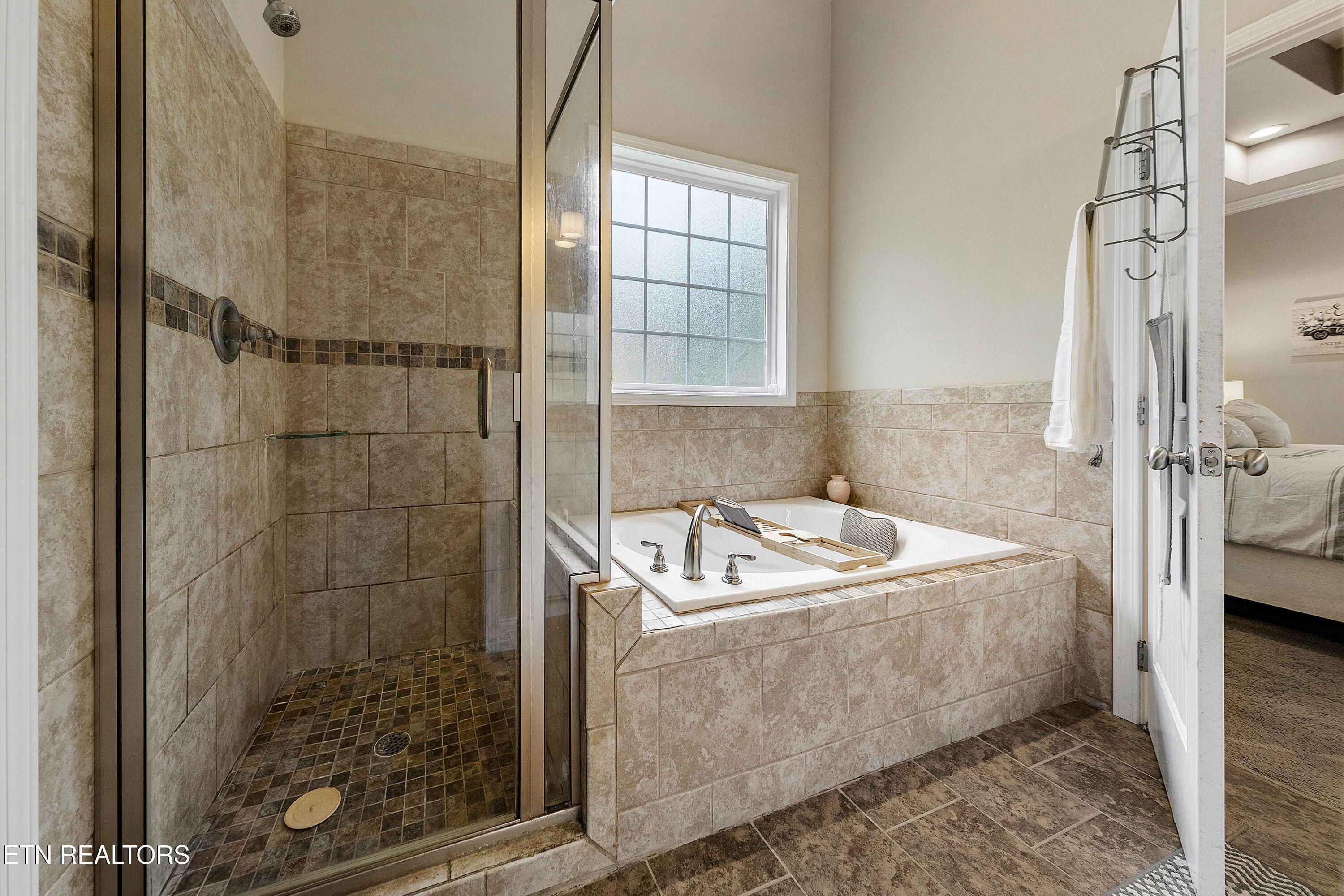 1756 Apple Grove Lane, Knoxville, TN - Fort Loudoun and Tellico Lake Real Estate - Image# 25