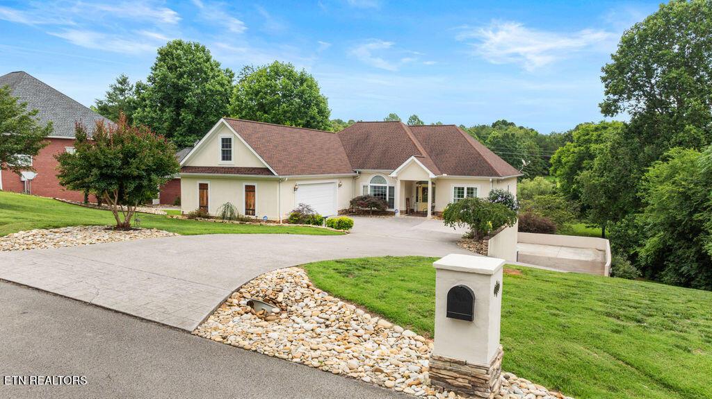 210 Indian Shadows Drive, Maryville, TN - Fort Loudoun and Tellico Lake Real Estate - Image# 2