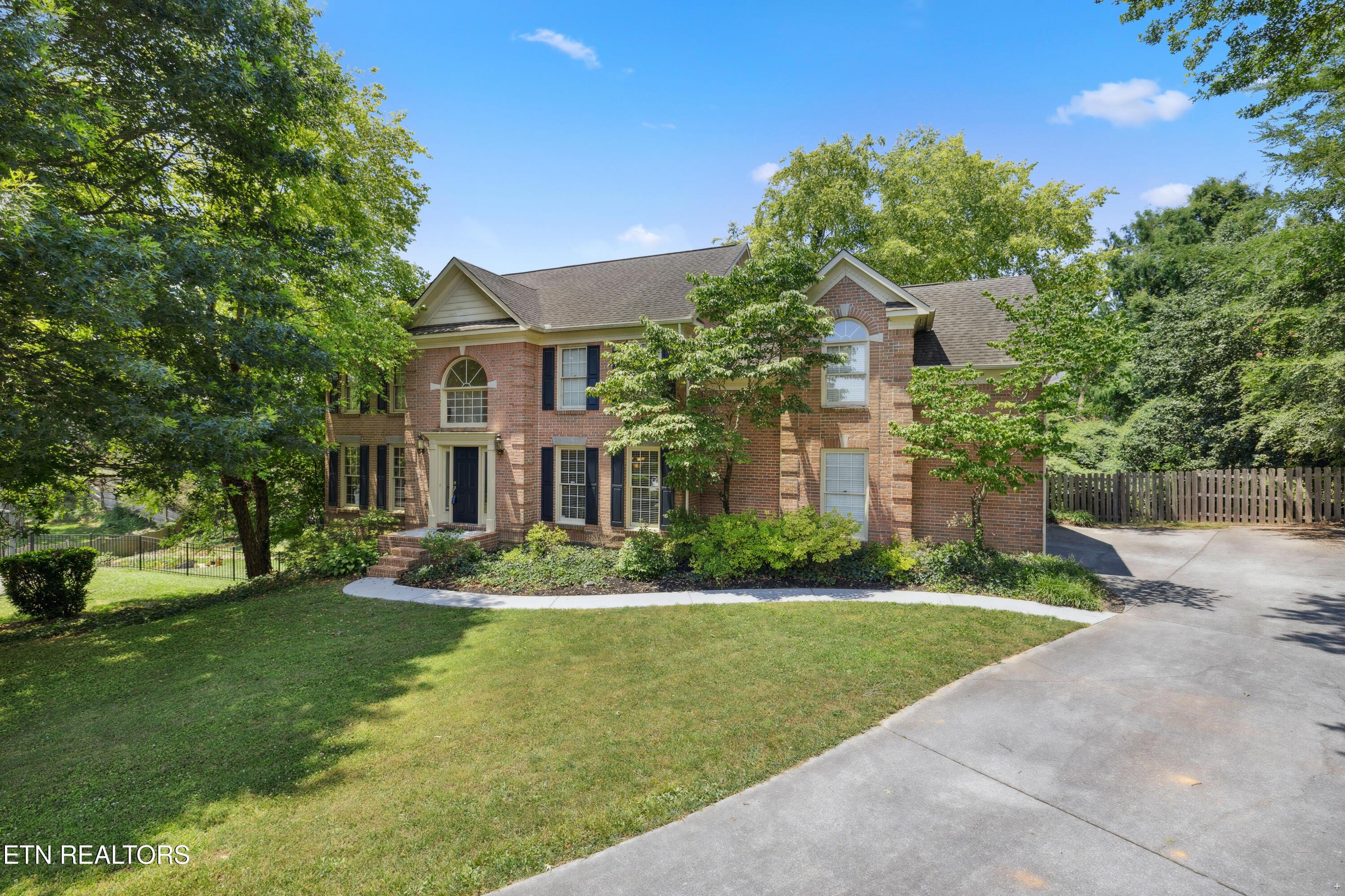 1800 Swinford Court, Knoxville, TN - Fort Loudoun and Tellico Lake Real Estate - Image# 2