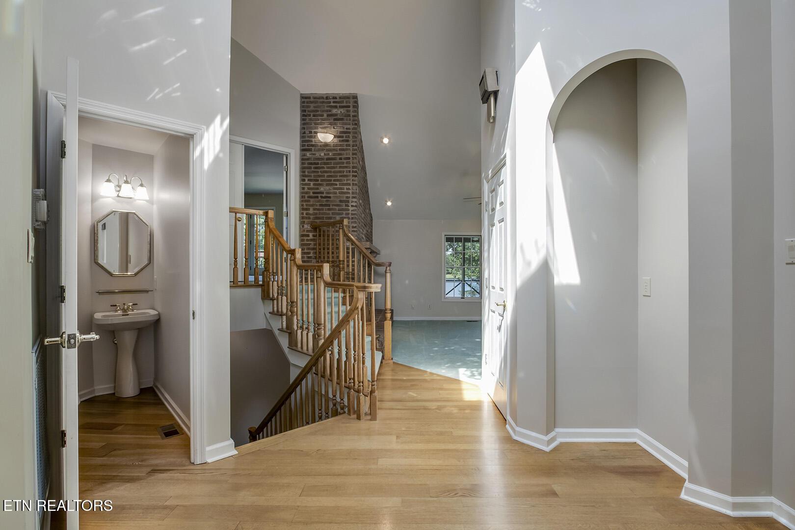 323 Kiyuga Way, Loudon, TN - Fort Loudoun and Tellico Lake Real Estate - Image# 4