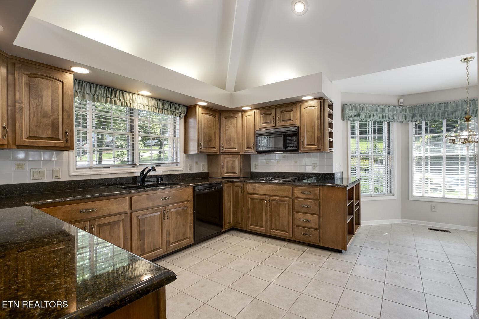 323 Kiyuga Way, Loudon, TN - Fort Loudoun and Tellico Lake Real Estate - Image# 16