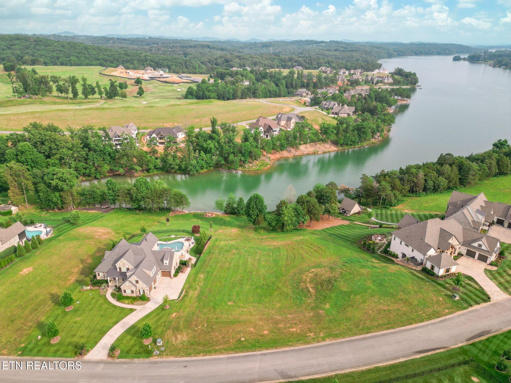 477 Zepher Drive, Lenoir City, TN - Fort Loudoun and Tellico Lake Real Estate - Image# 2