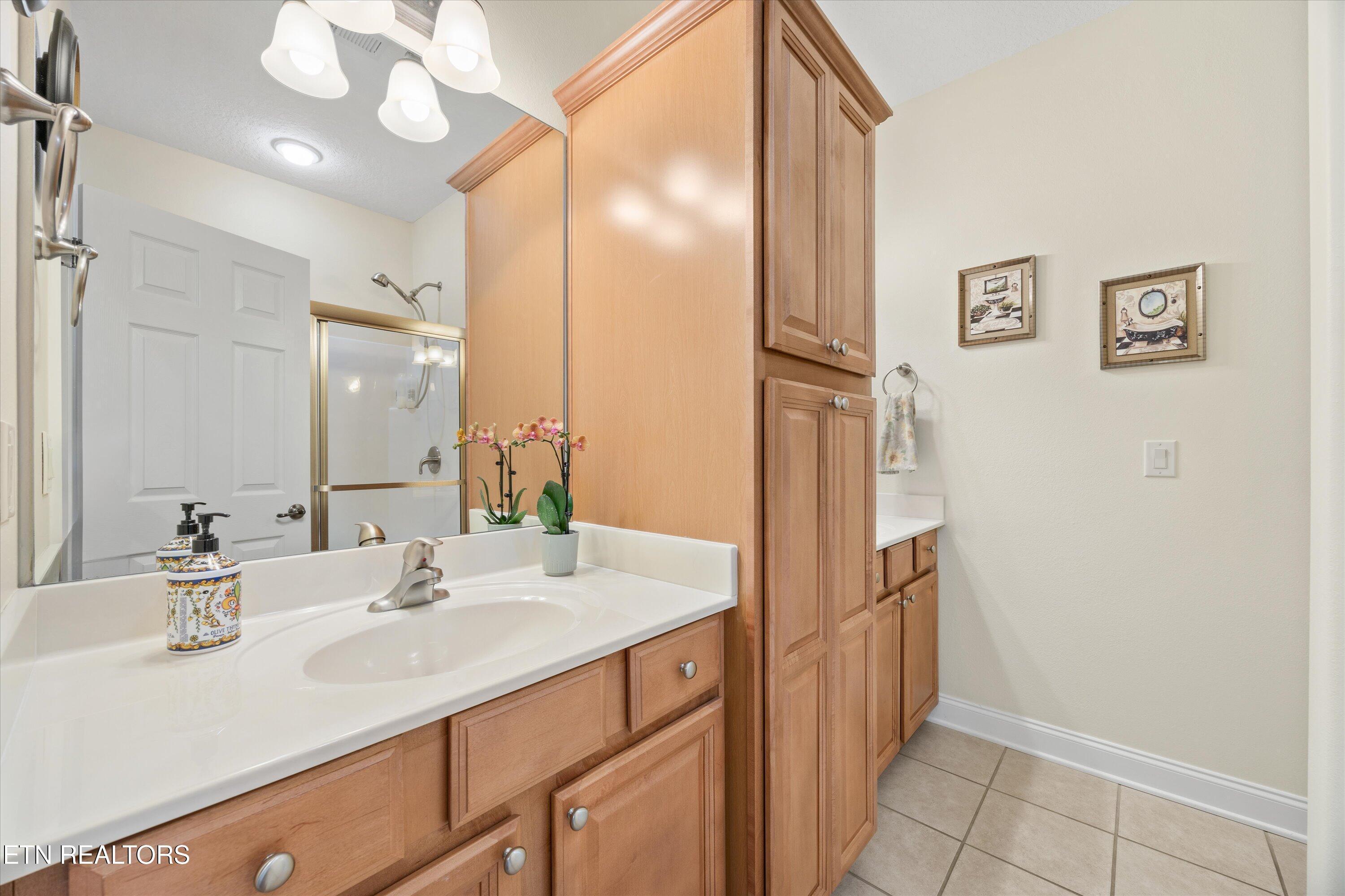 404 Chota Landing Way, Loudon, TN - Fort Loudoun and Tellico Lake Real Estate - Image# 27