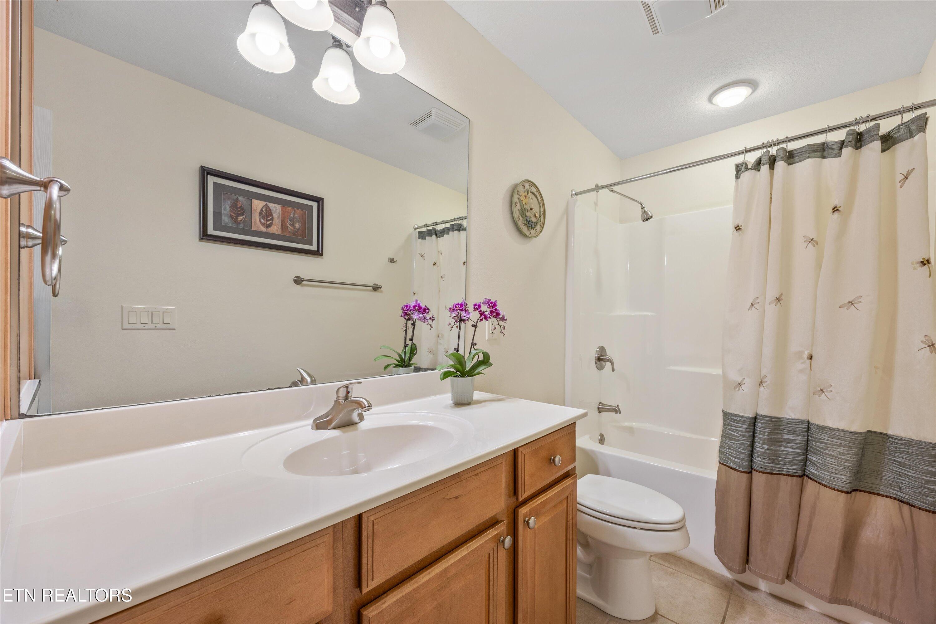 404 Chota Landing Way, Loudon, TN - Fort Loudoun and Tellico Lake Real Estate - Image# 33