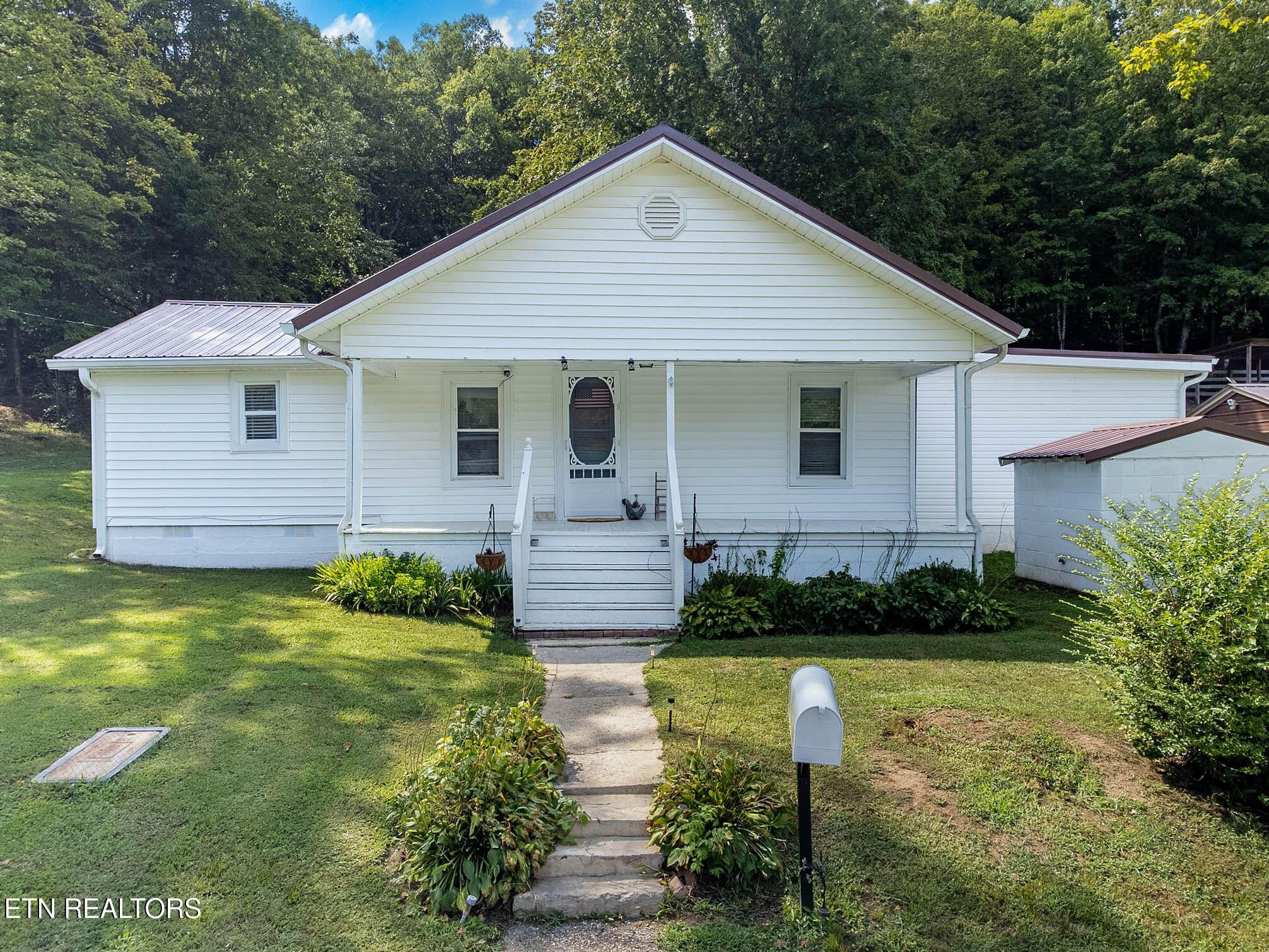 165 Tucker Lane, Lenoir City, TN - Fort Loudoun and Tellico Lake Real Estate - Image# 1