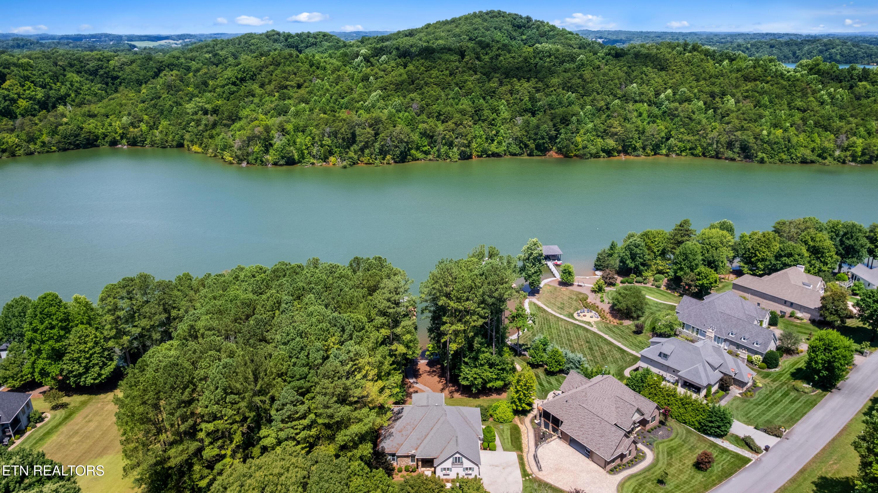 300 Marsh Hawk Drive, Vonore, TN - Fort Loudoun and Tellico Lake Real Estate - Image# 2