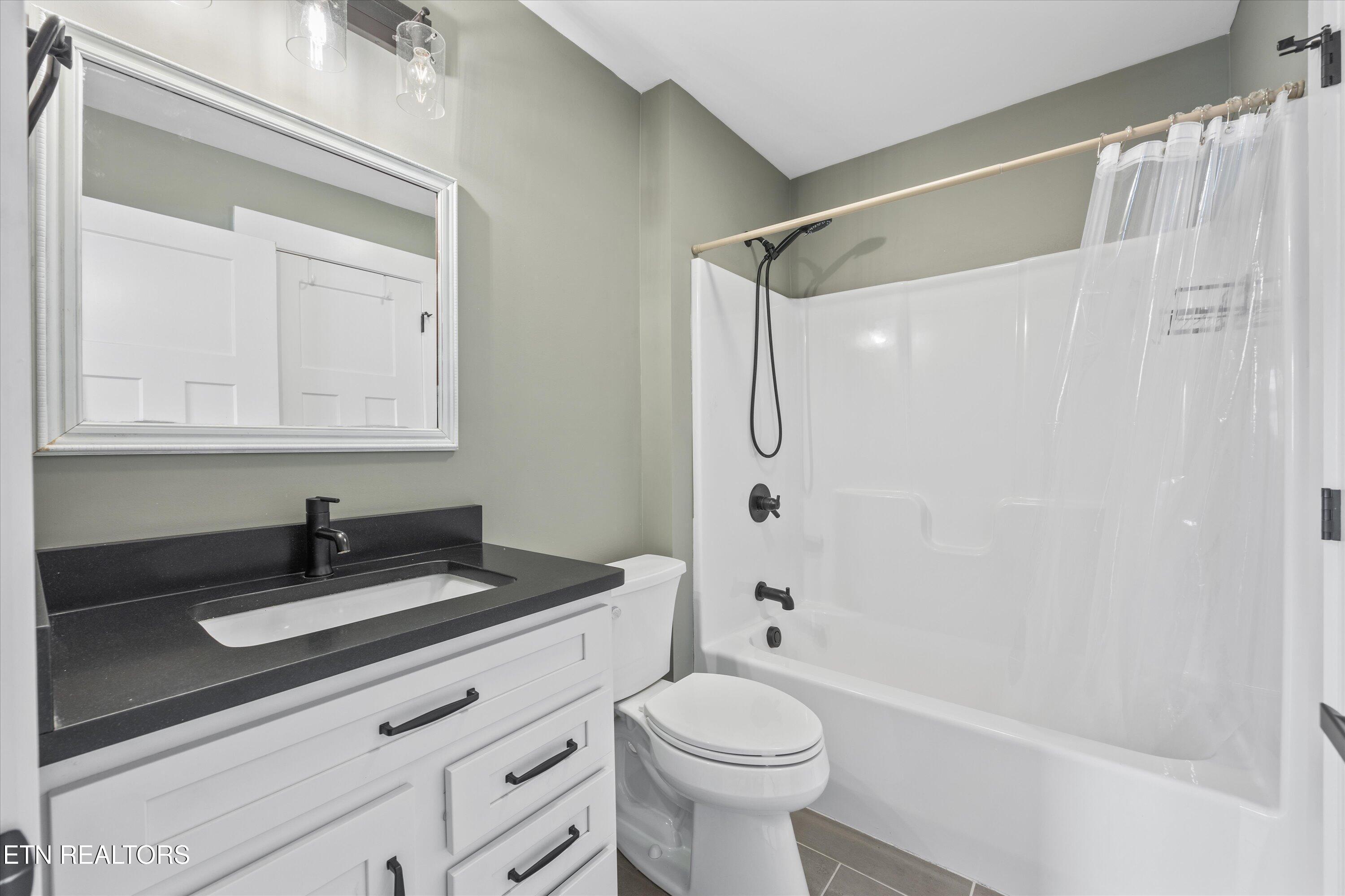 819 Cape Hatteras Light, Loudon, TN - Fort Loudoun and Tellico Lake Real Estate - Image# 41