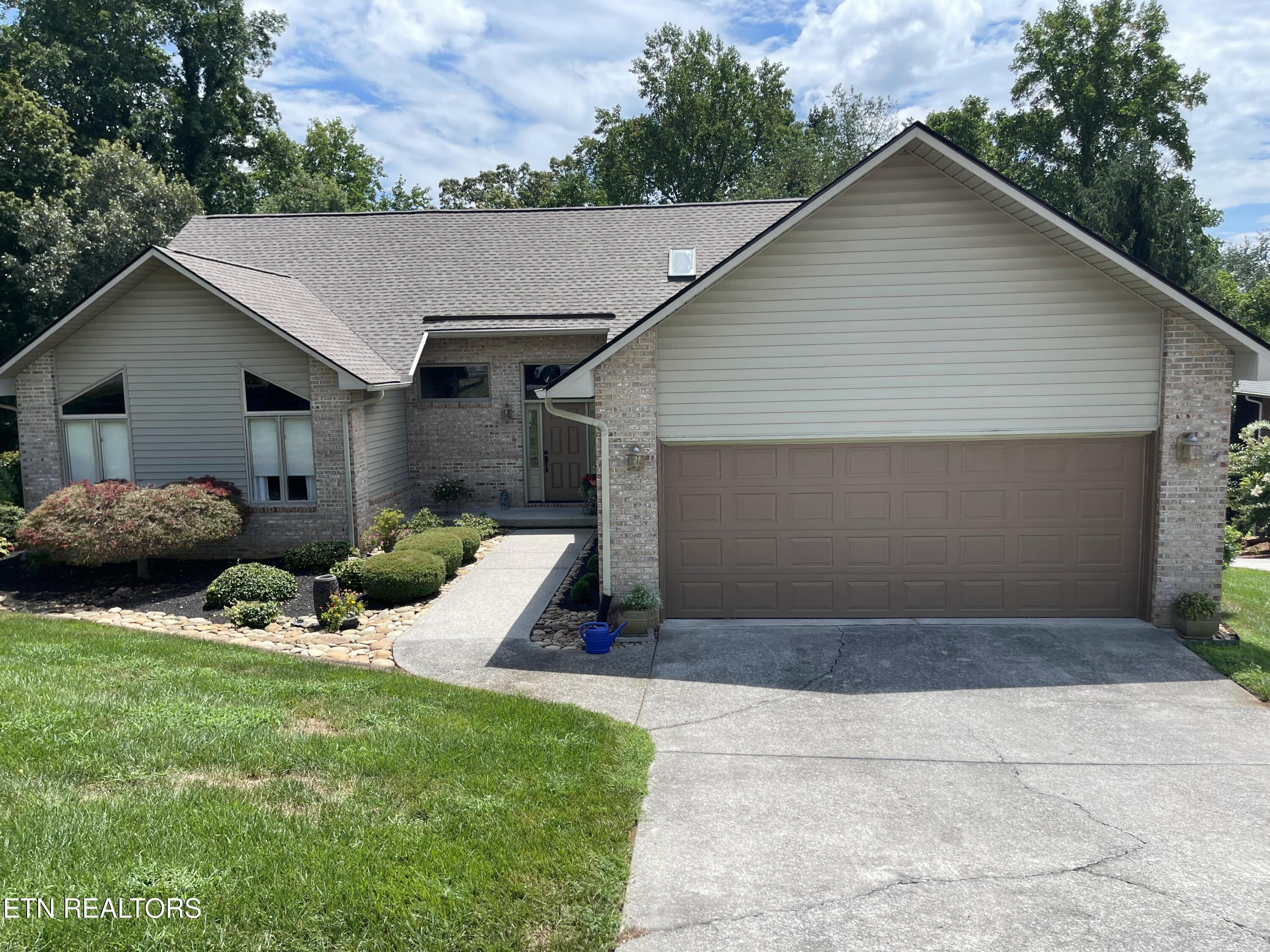 255 Chatuga Way, Loudon, TN - Fort Loudoun and Tellico Lake Real Estate - Image# 1