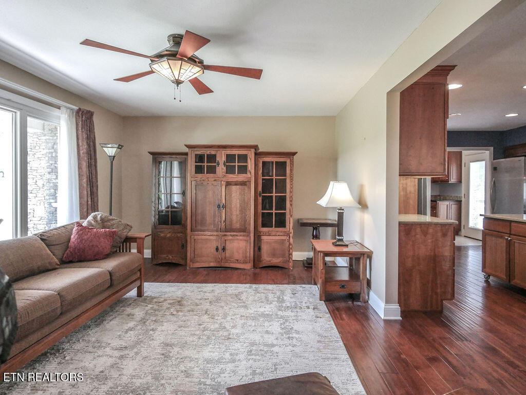 328 Lakeside Drive, Friendsville, TN - Fort Loudoun and Tellico Lake Real Estate - Image# 16