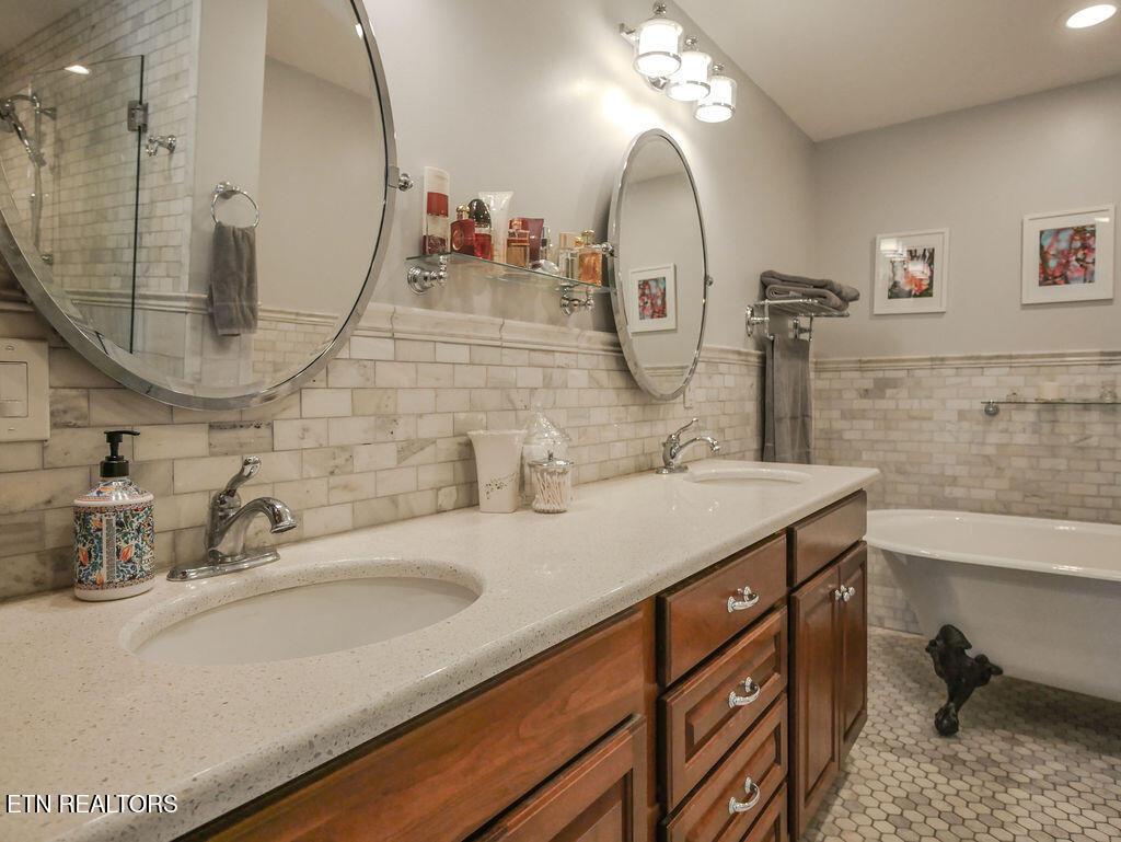 328 Lakeside Drive, Friendsville, TN - Fort Loudoun and Tellico Lake Real Estate - Image# 26