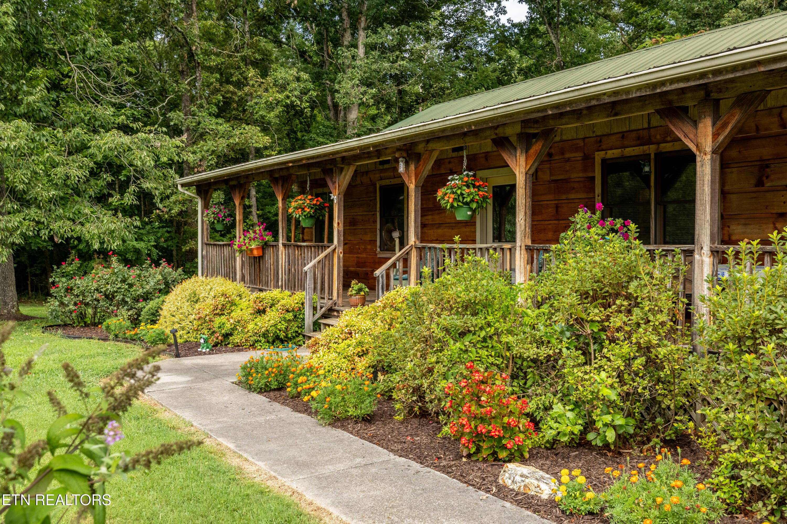 312 Parkbrook Court, Friendsville, TN - Fort Loudoun and Tellico Lake Real Estate - Image# 2