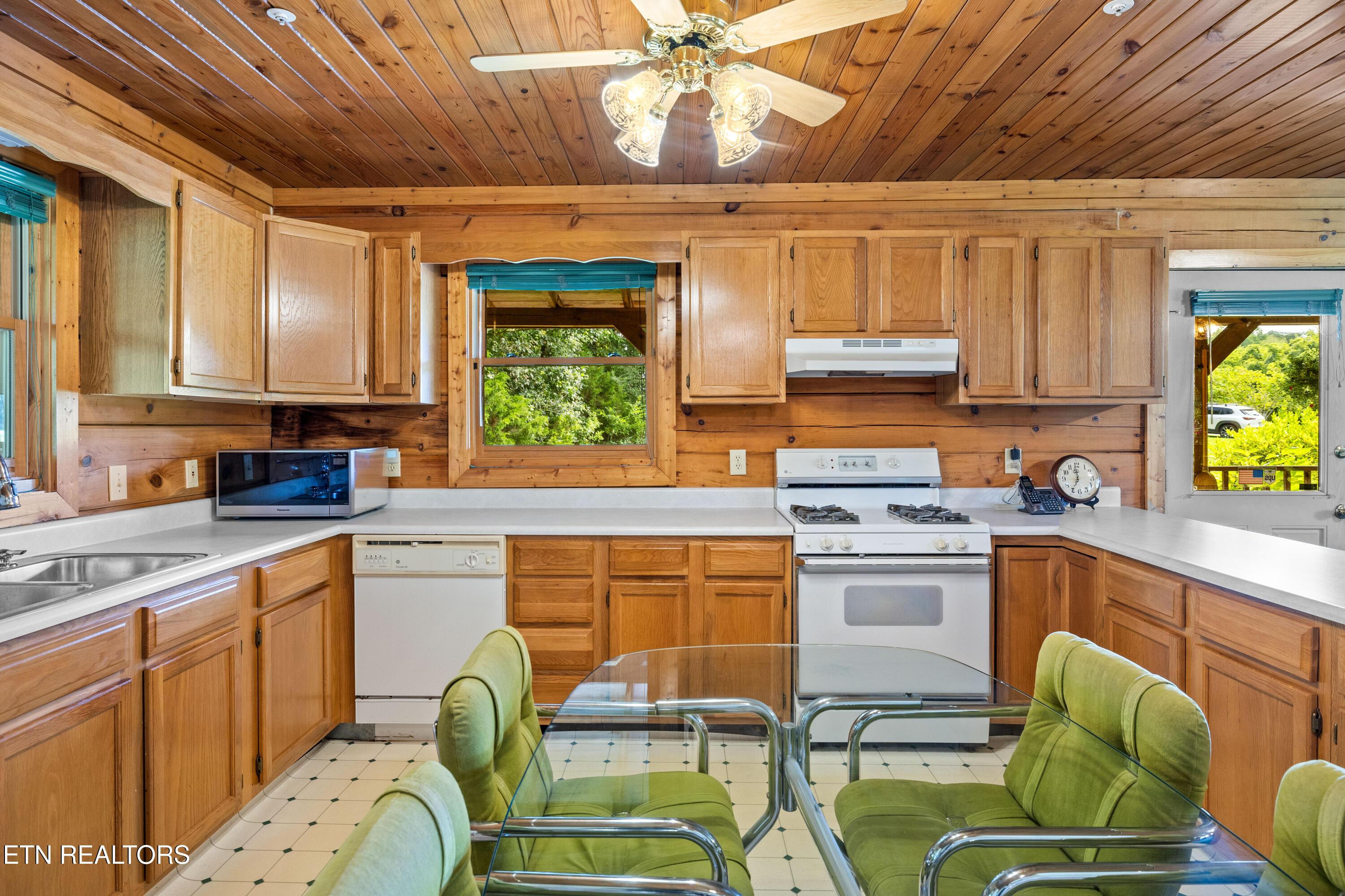 312 Parkbrook Court, Friendsville, TN - Fort Loudoun and Tellico Lake Real Estate - Image# 20